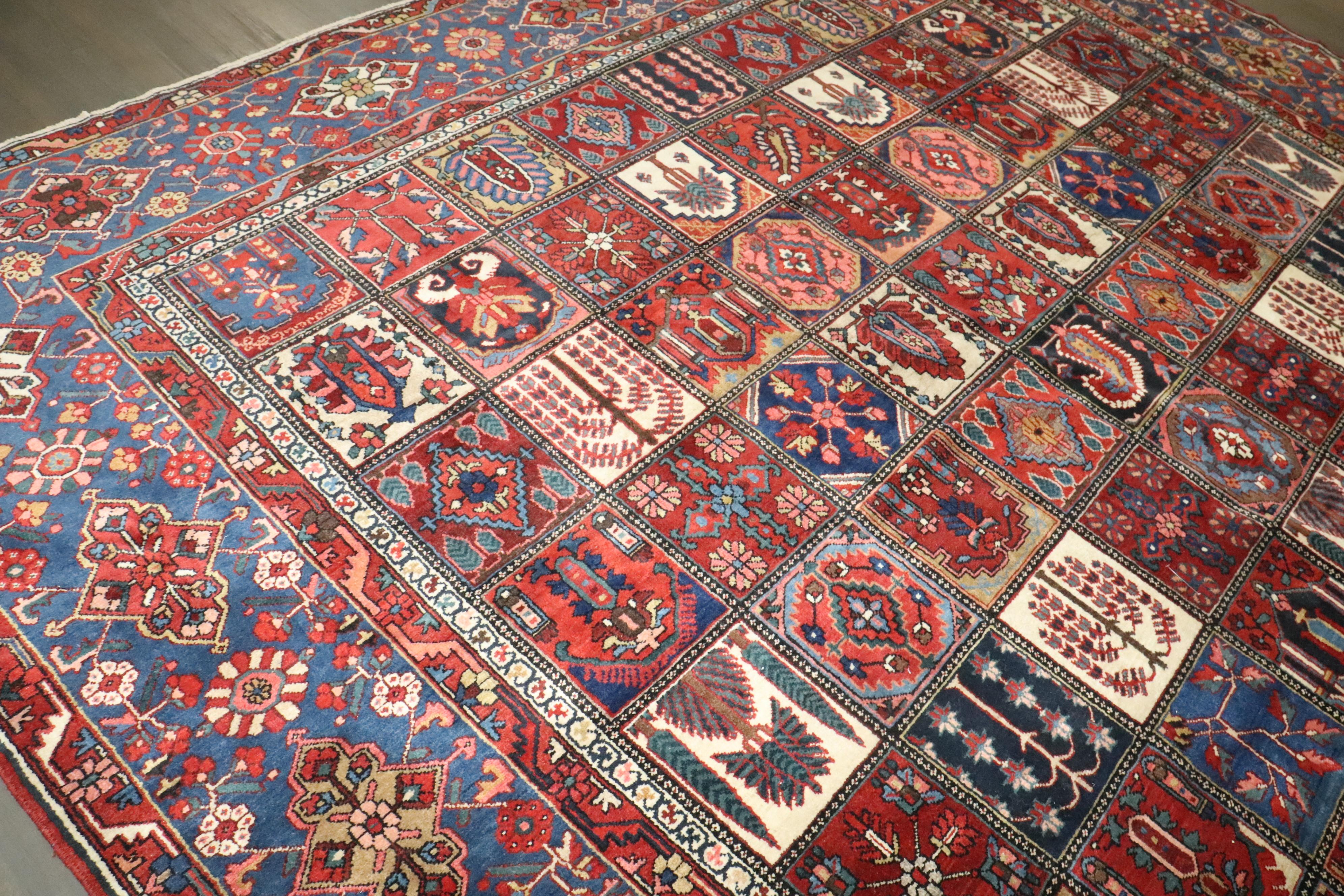 Zabihi Collection Large Square Persian Antique Bakhtiari Rug im Zustand „Gut“ im Angebot in New York, NY