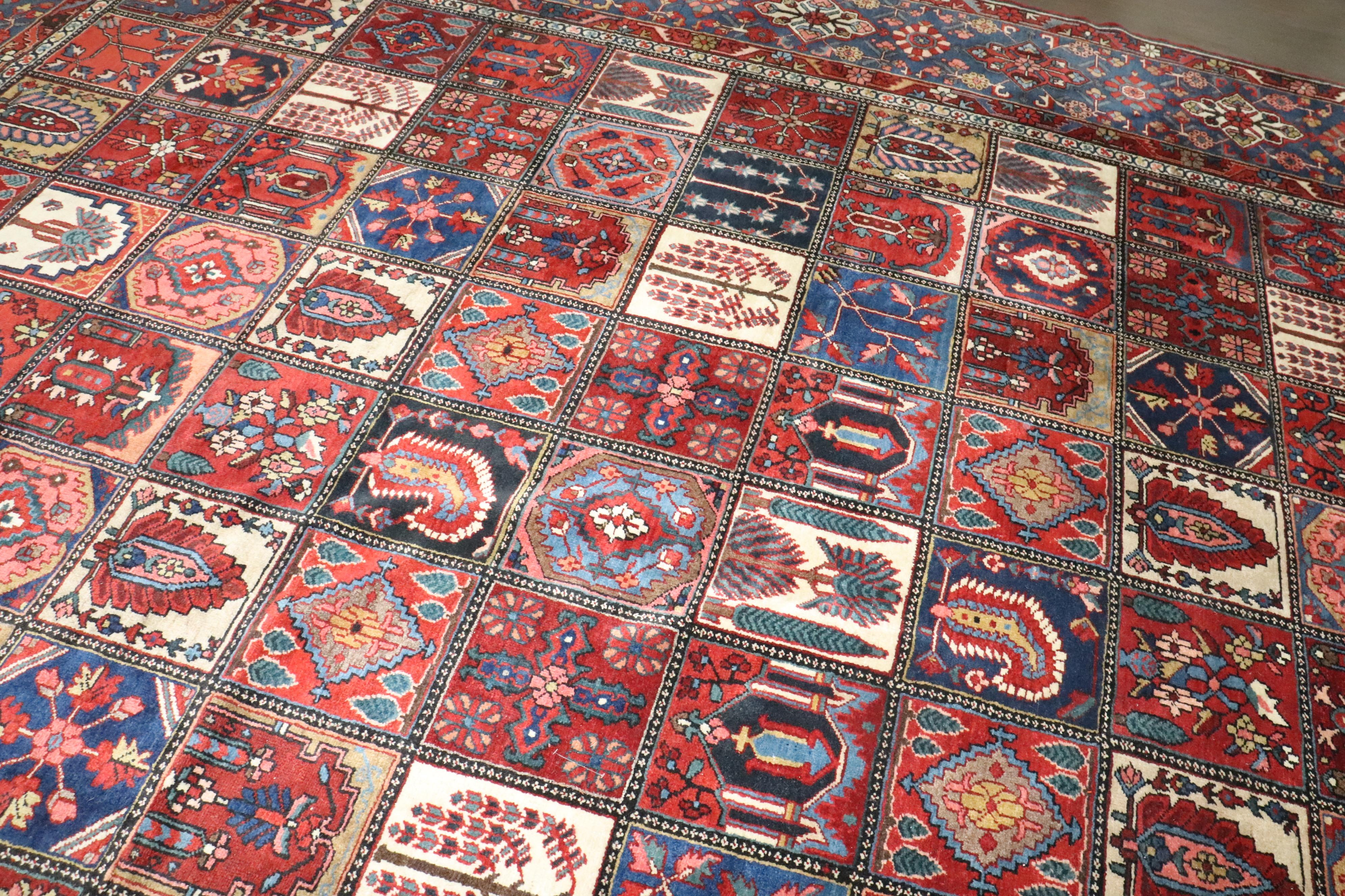 Zabihi Collection Large Square Persian Antique Bakhtiari Rug (Wolle) im Angebot