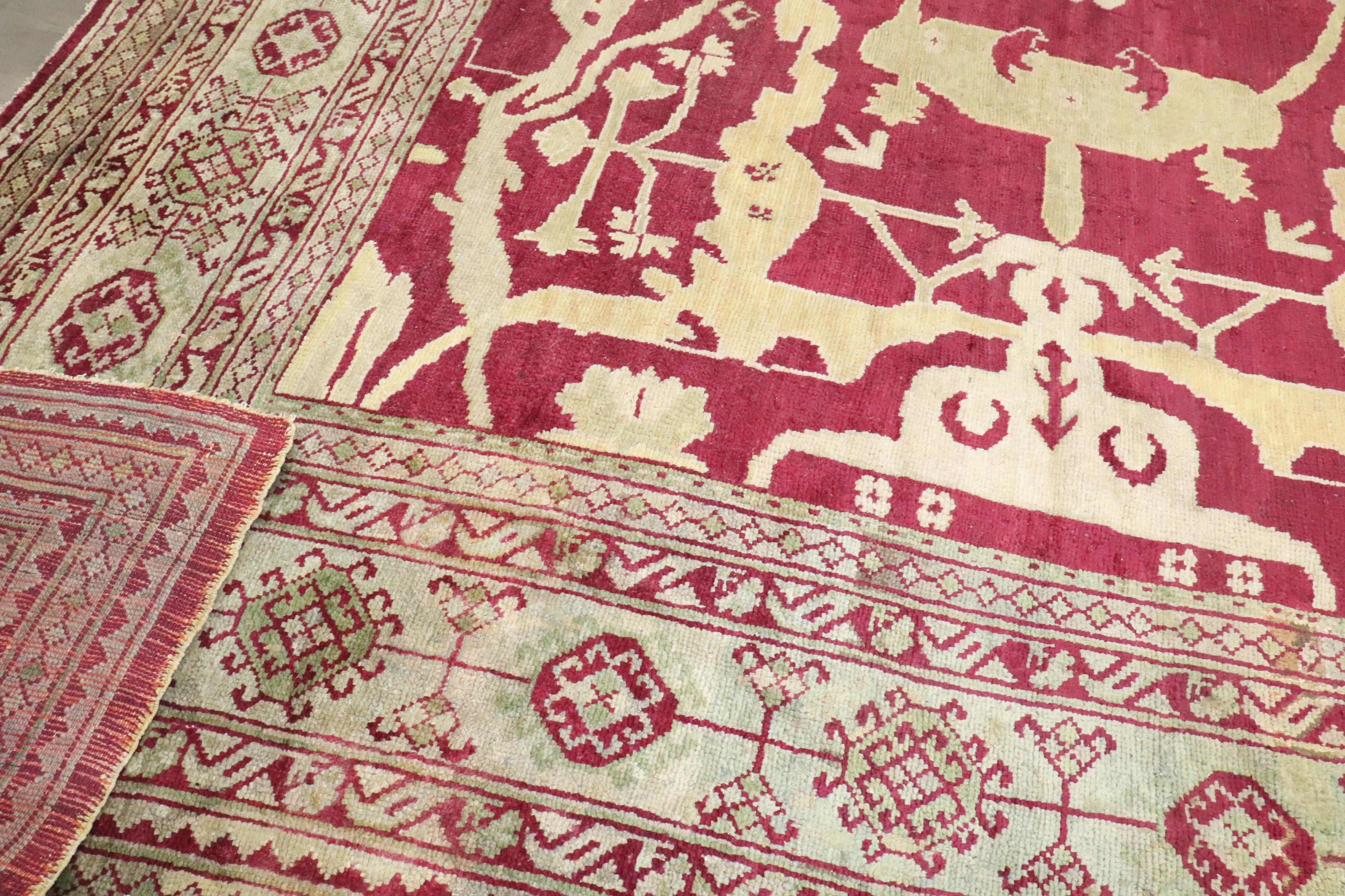 Zabihi Collection Großer quadratischer türkischer Oushak-Teppich im Angebot 2