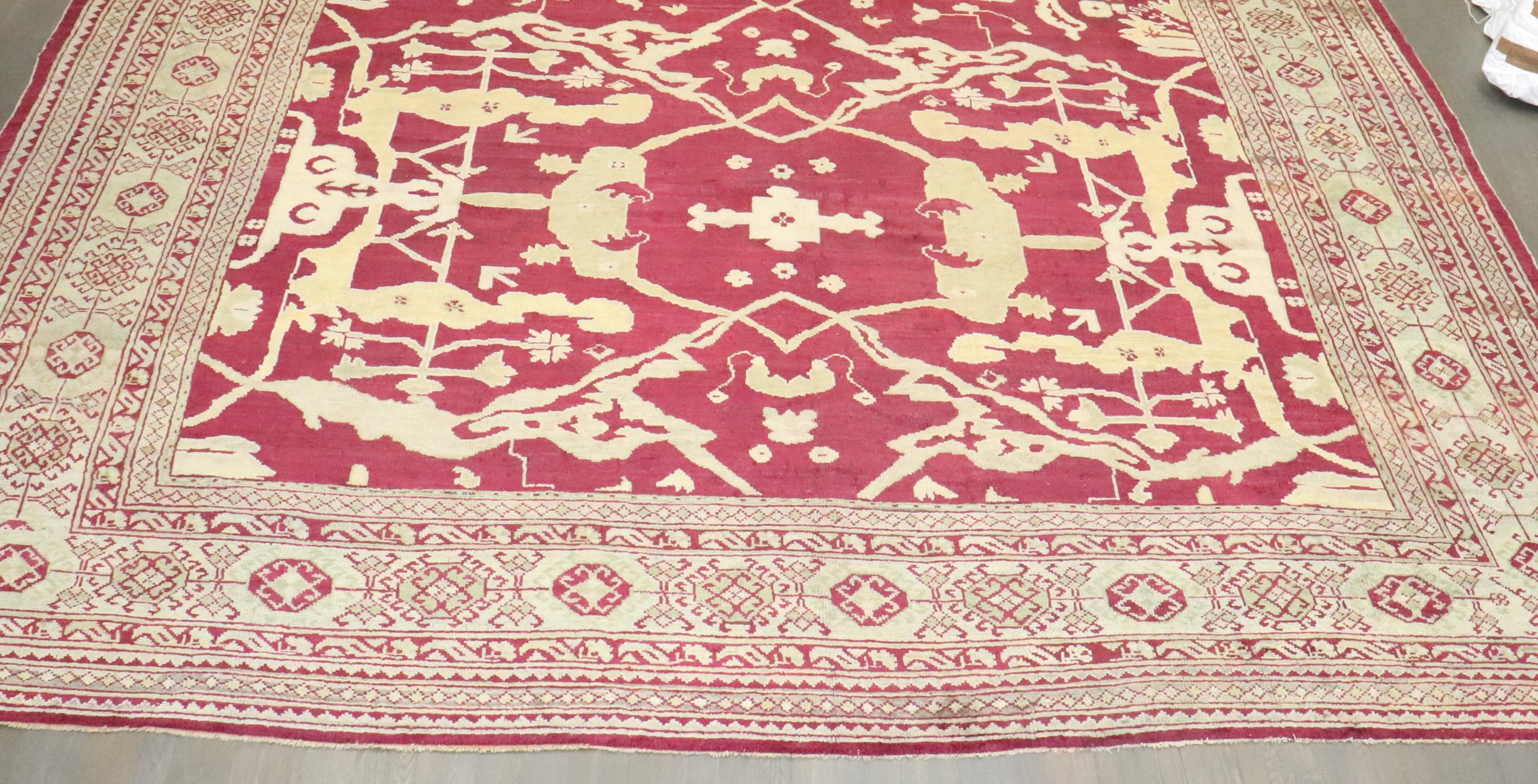 Zabihi Collection Großer quadratischer türkischer Oushak-Teppich im Angebot 9