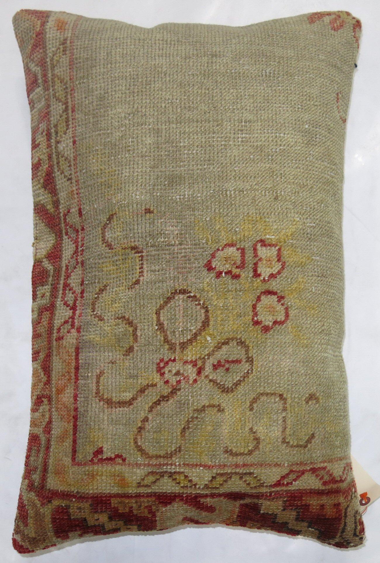 Cuscino ricavato da un tappeto turco oushak d'epoca 

16'' x 23'