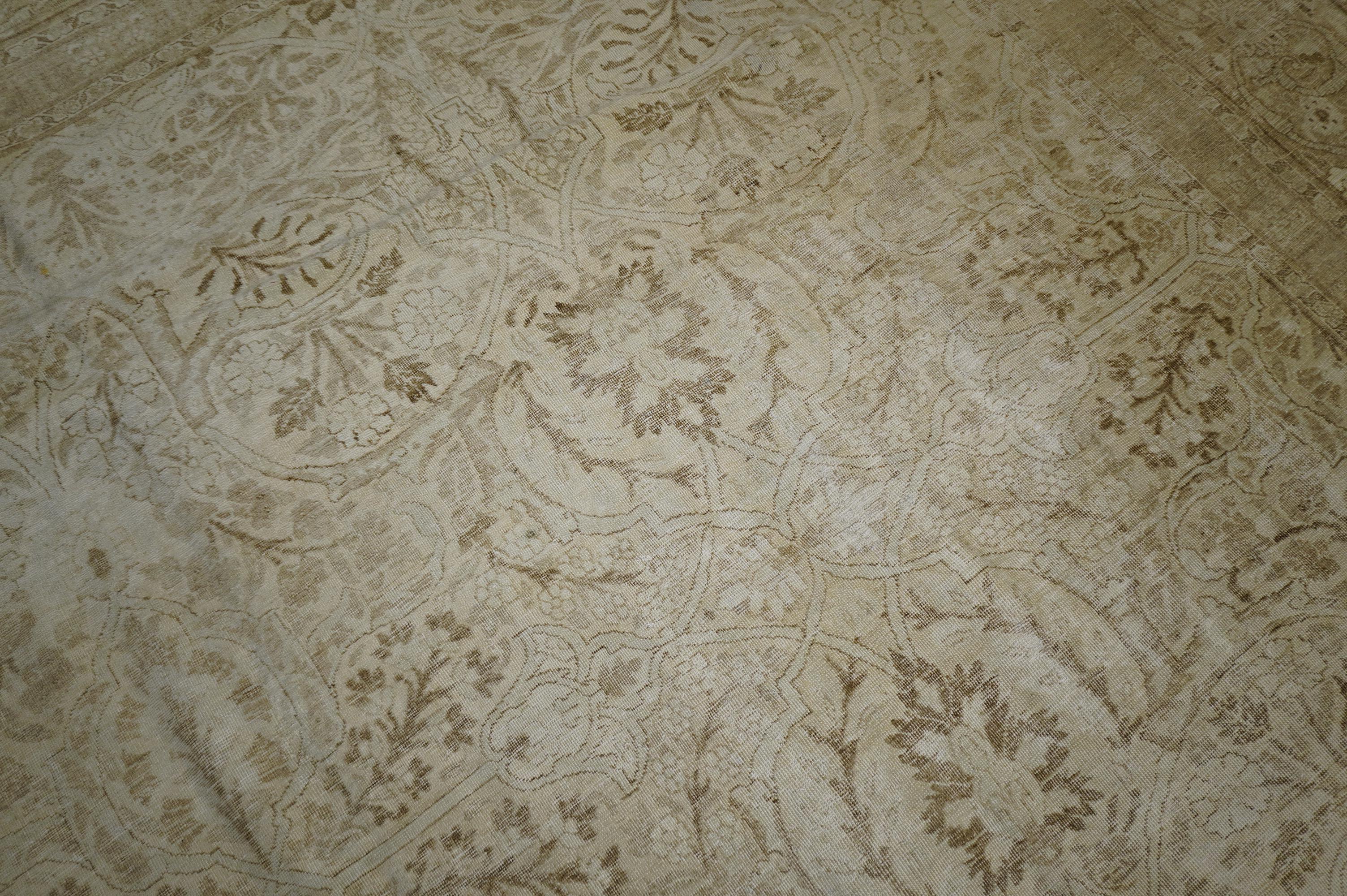 Tappeto Tabriz persiano antico bianco grande della Collection'S In condizioni buone in vendita a New York, NY
