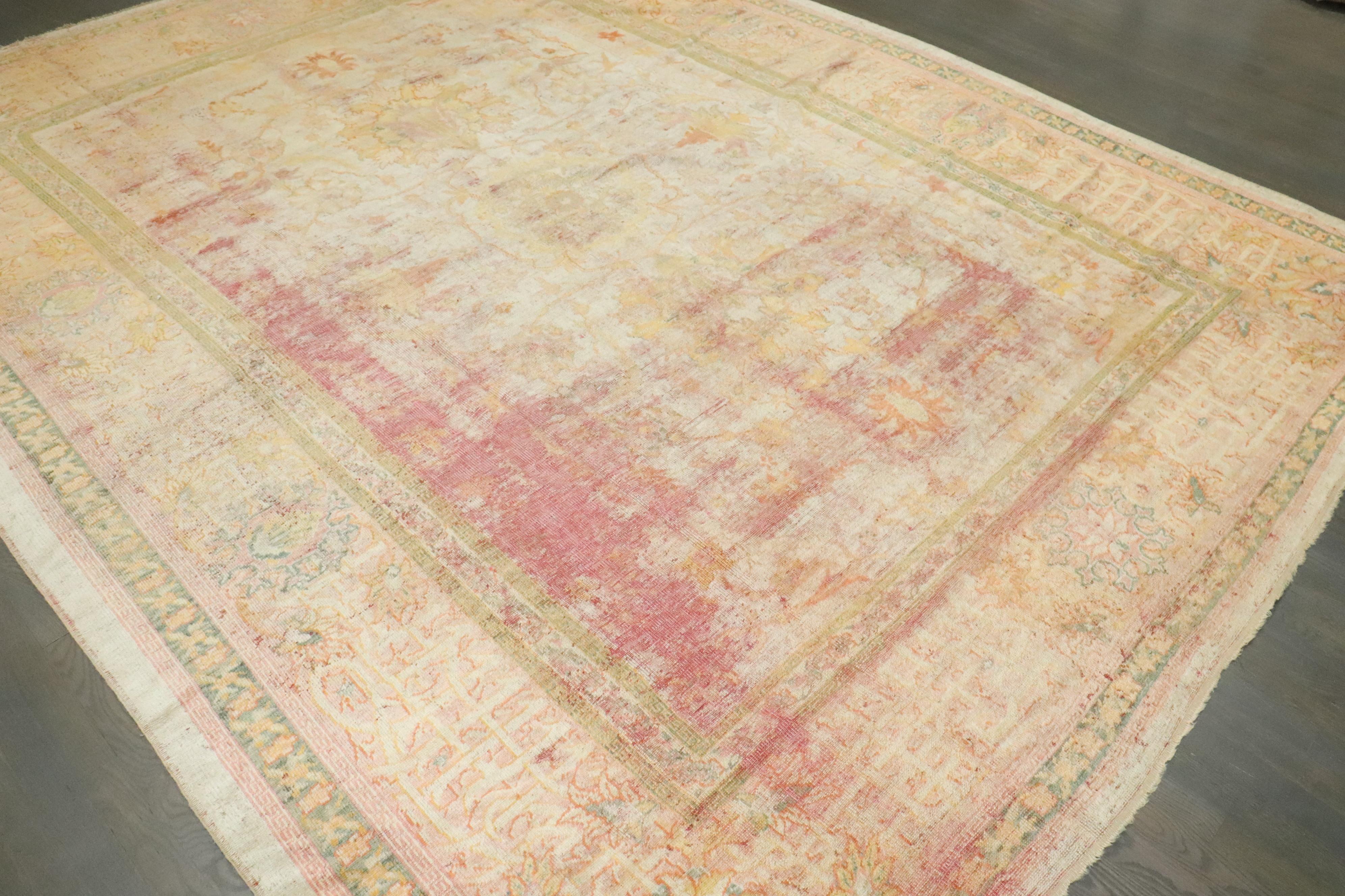 Tappeto antico turco Oushak consumato della fine del XIX secolo Collectional Zabihi in vendita 3