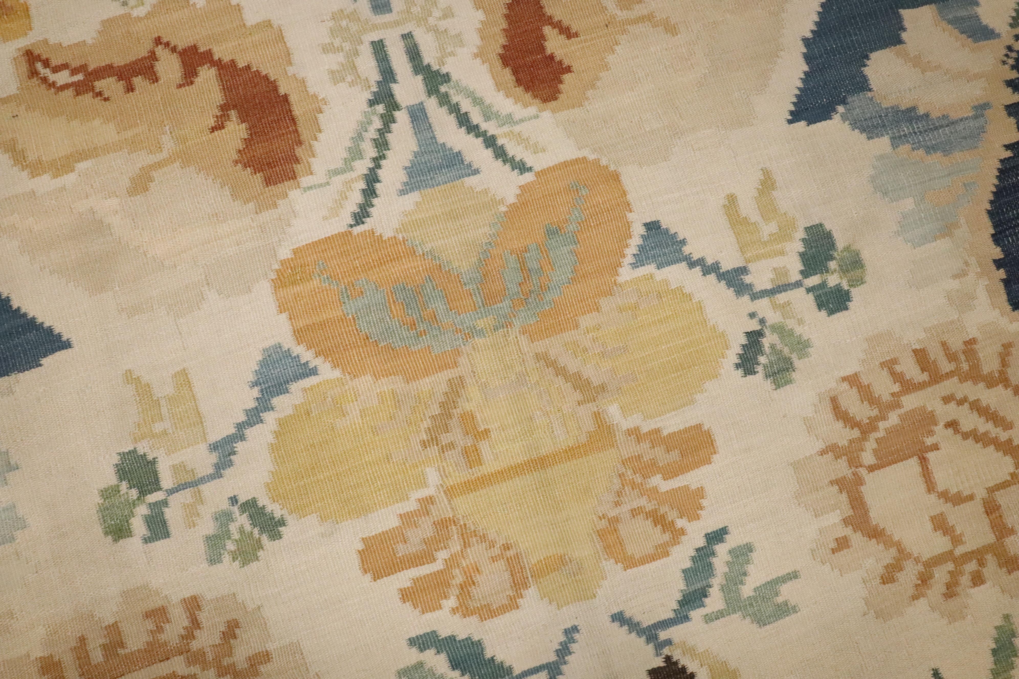 The Collective Zabihi Fin du 19ème siècle Européen Besserabian Balkan Kilim en vente 2