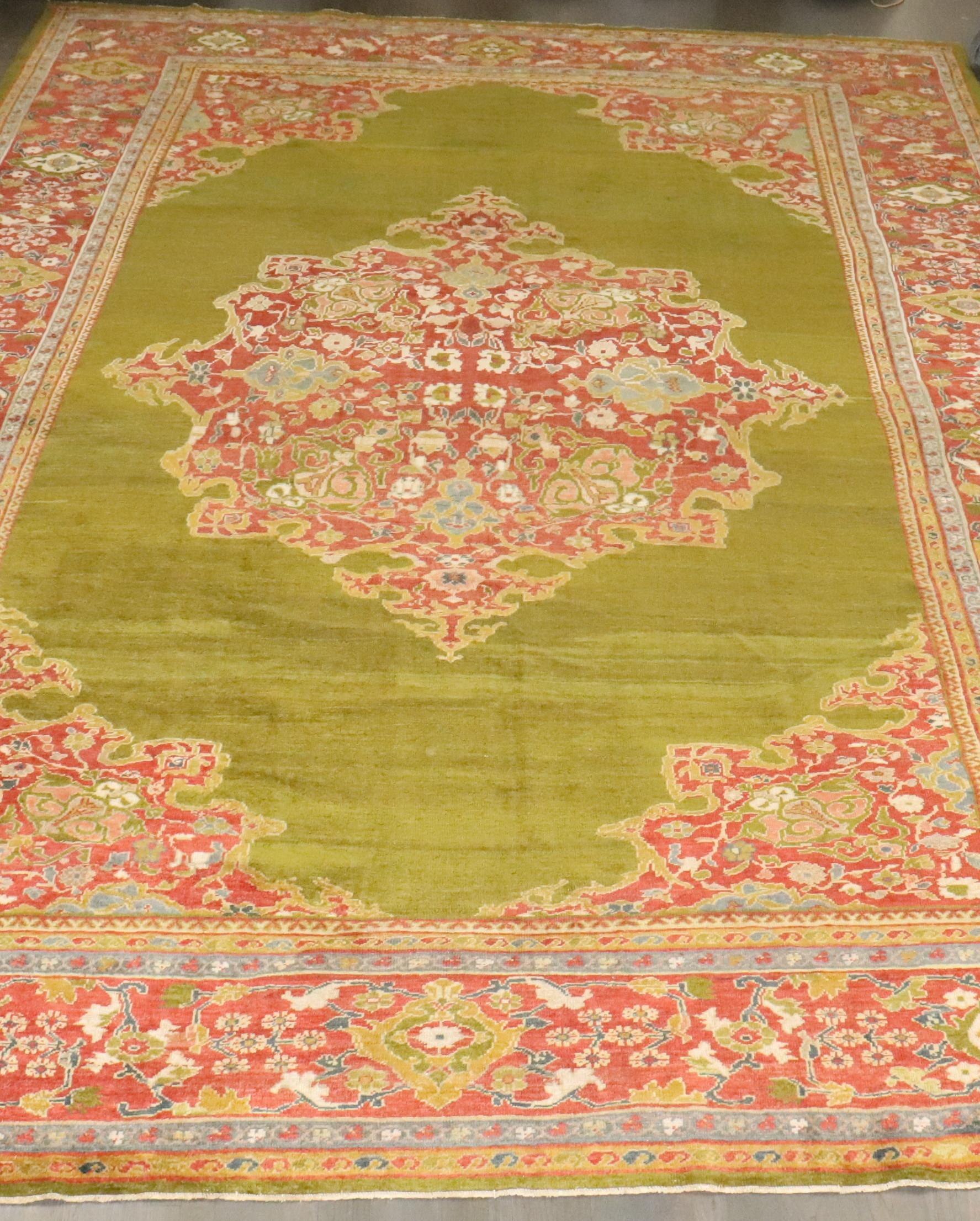 ein grüner Ziegler-Mahal-Sultanabad-Teppich aus dem späten 19.

Einzelheiten
Teppich nein.	10831
Größe	11' 8