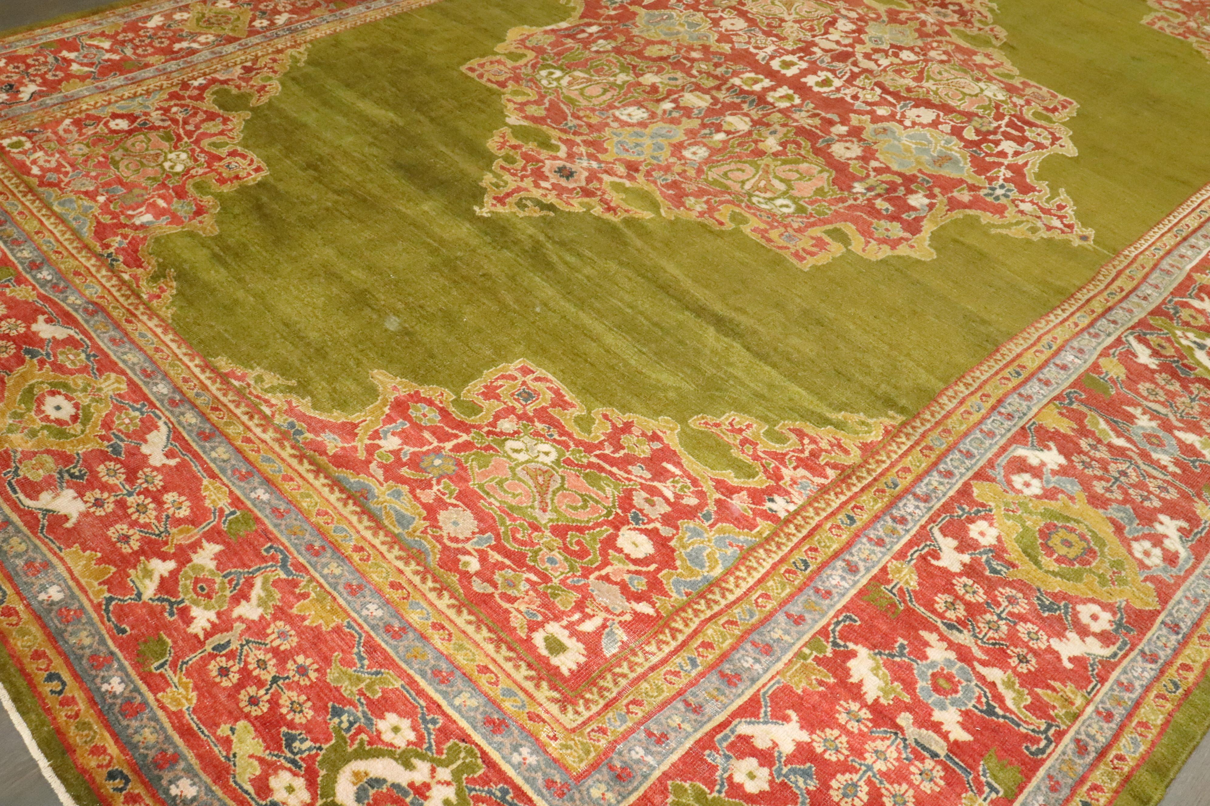 Grüner Sultanabad-Teppich aus der Zabihi-Kollektion des späten 19. Jahrhunderts (Persisch) im Angebot