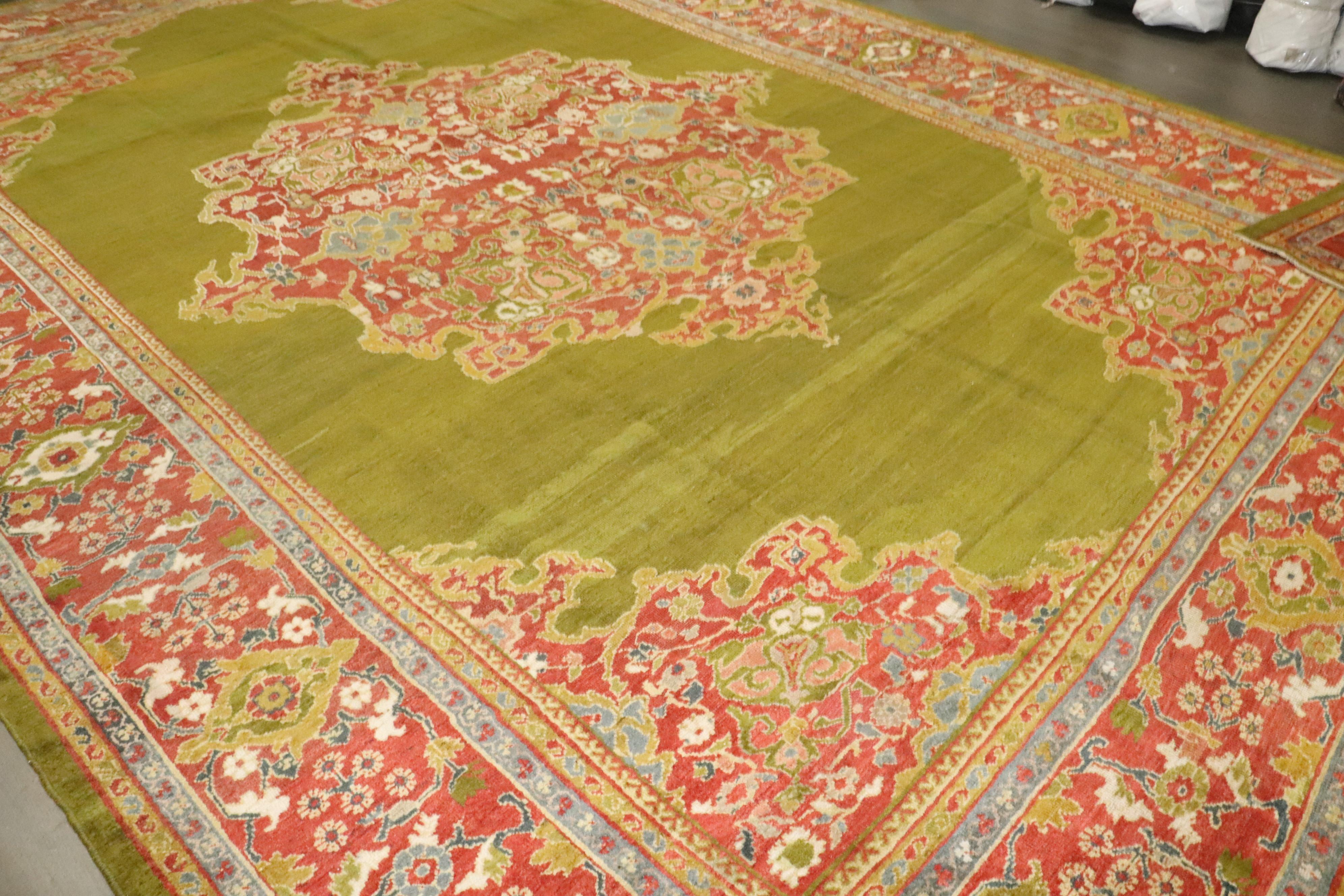 Grüner Sultanabad-Teppich aus der Zabihi-Kollektion des späten 19. Jahrhunderts im Angebot 3