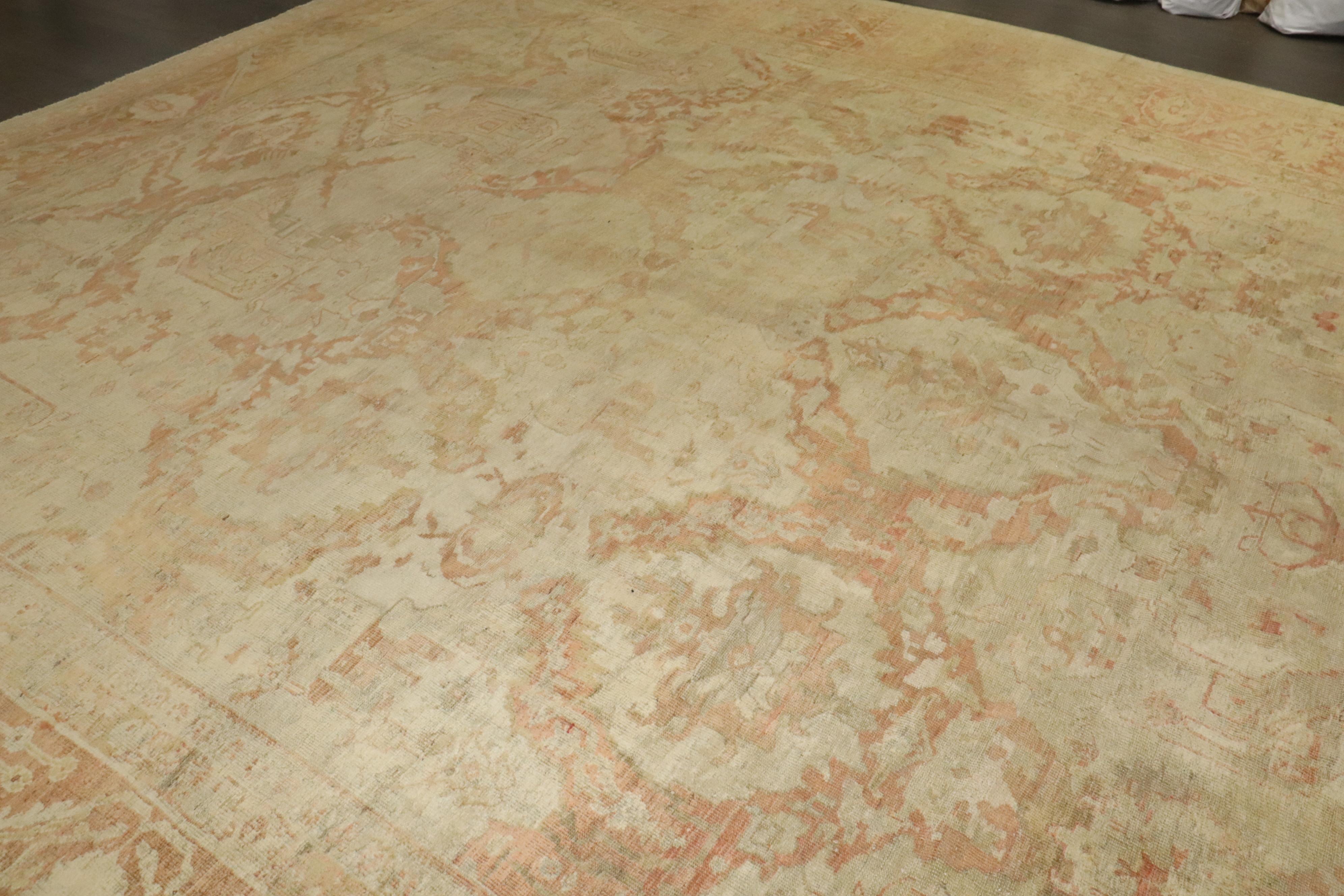 un tapis carré Ziegler Sultanabad de la fin du 19e siècle de couleur crème pâle et abricot

Détails
rug no.	10808
taille	13' 5