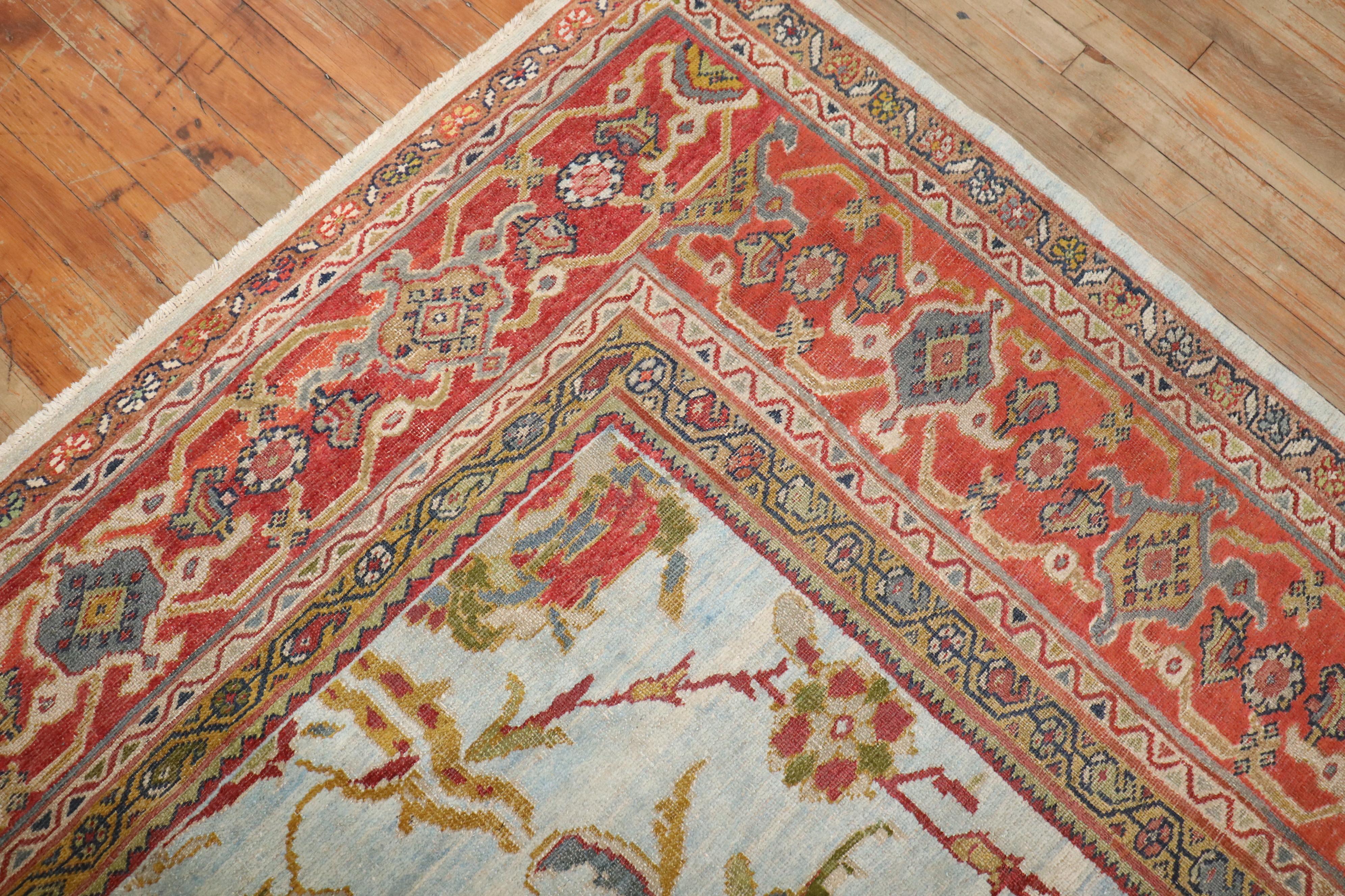 Un fenomenale tappeto antico persiano Sultanabad 


8' x 9'10''
 
Alla fine del 1800, a Sultanabad, una piccola città della Persia occidentale, si insediò un'azienda svizzera, la Ziegler Company, con sede a Manchester, in Inghilterra. Questa azienda