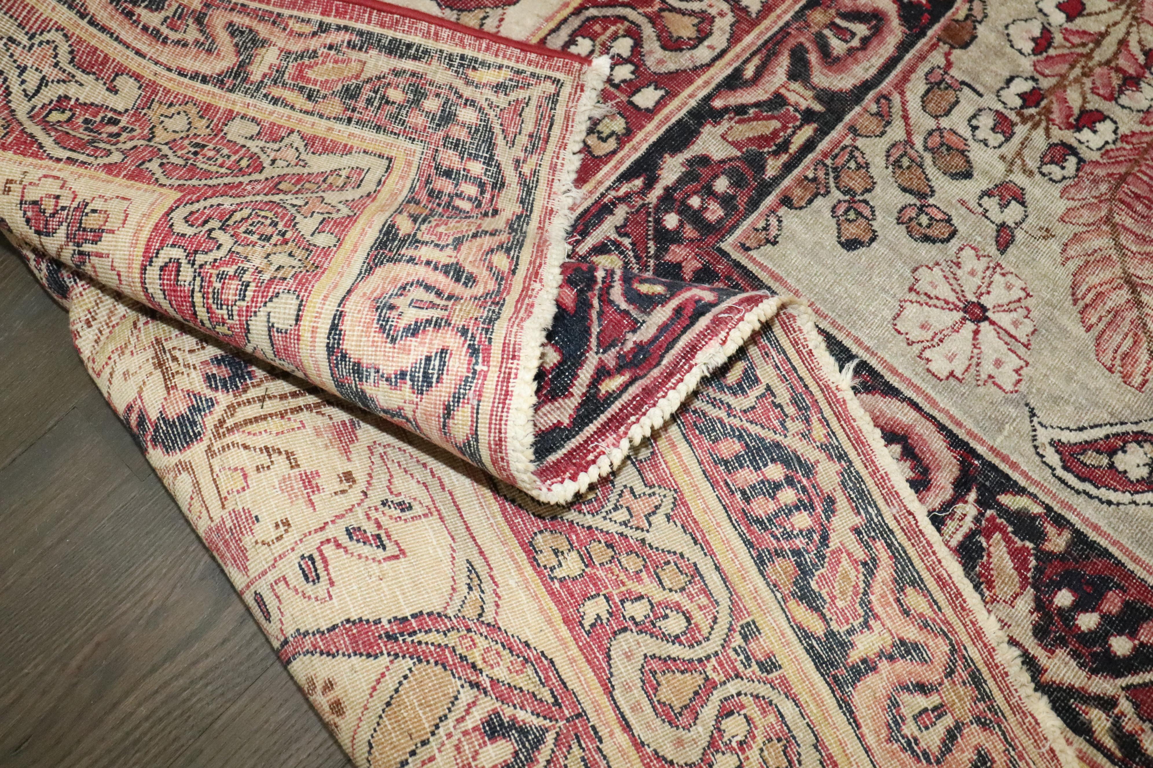 Tappeto quadrato grande del XIX secolo di Zabihi Collection's Lavar Kerman in vendita 8