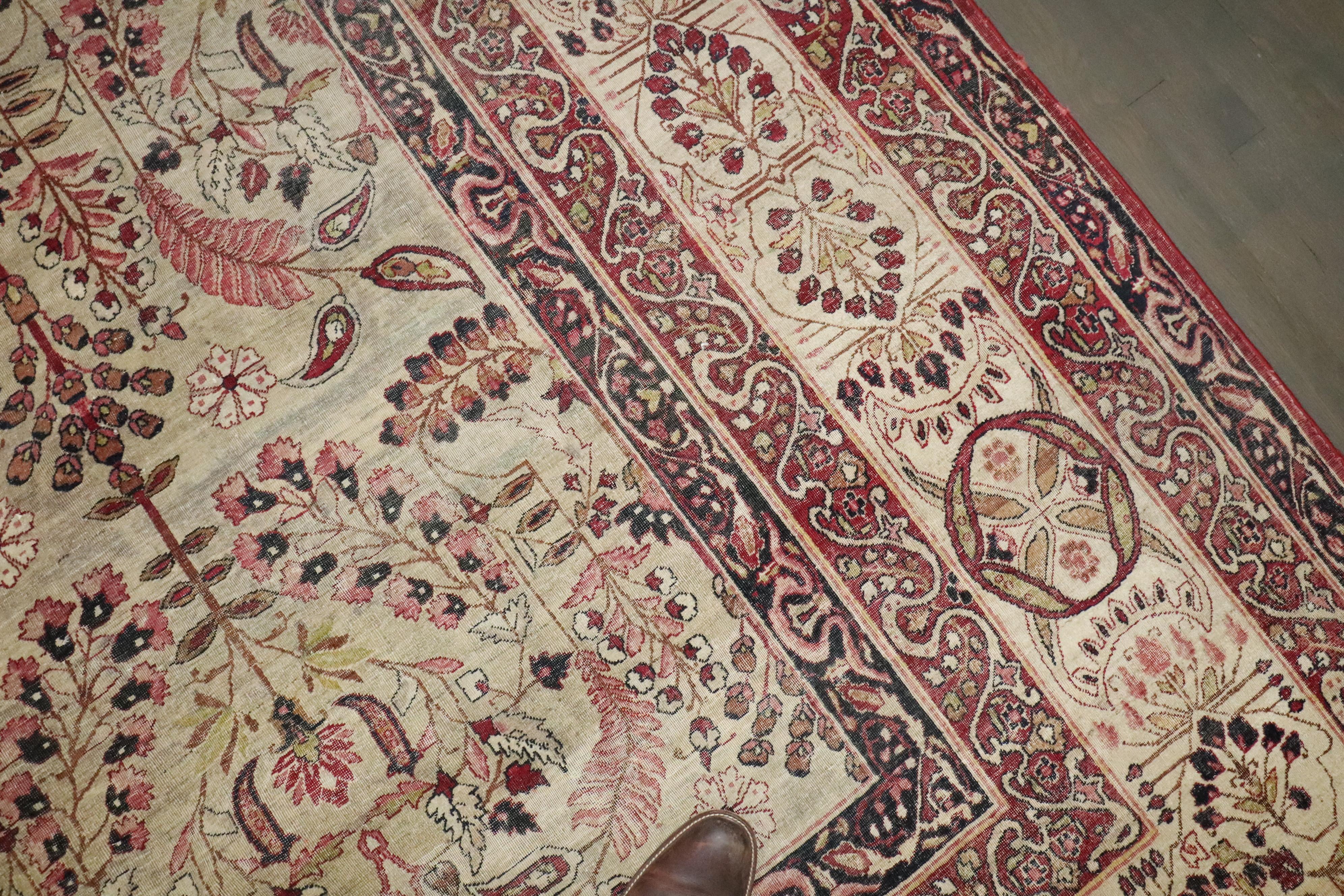 Annodato a mano Tappeto quadrato grande del XIX secolo di Zabihi Collection's Lavar Kerman in vendita