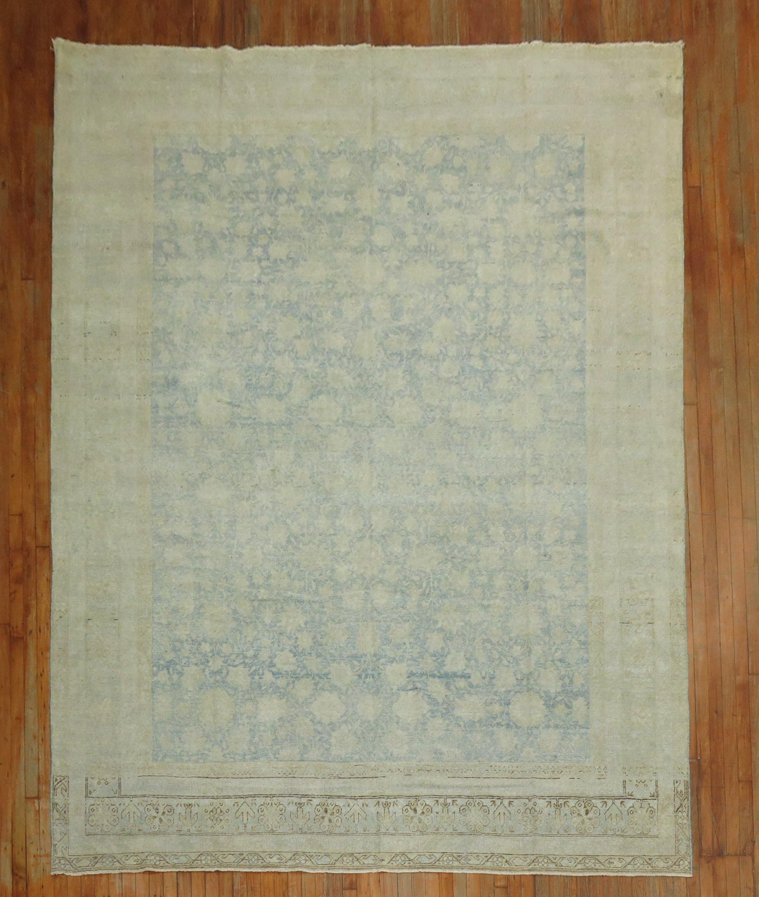 Hochdekoratives Allover-Muster, Hellblaues Allover-Muster, Samarkand-Teppich aus dem 20.

Einzelheiten
Teppich nein.	j1743
Größe	9' x 12' 4