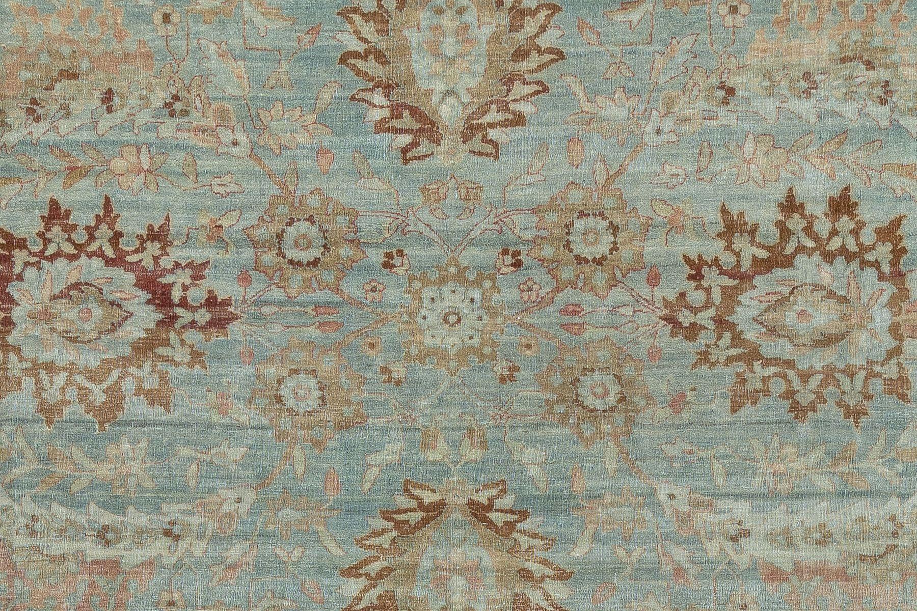 Tapis persan Yazd ancien bleu clair de la collection Zabihi en vente 6