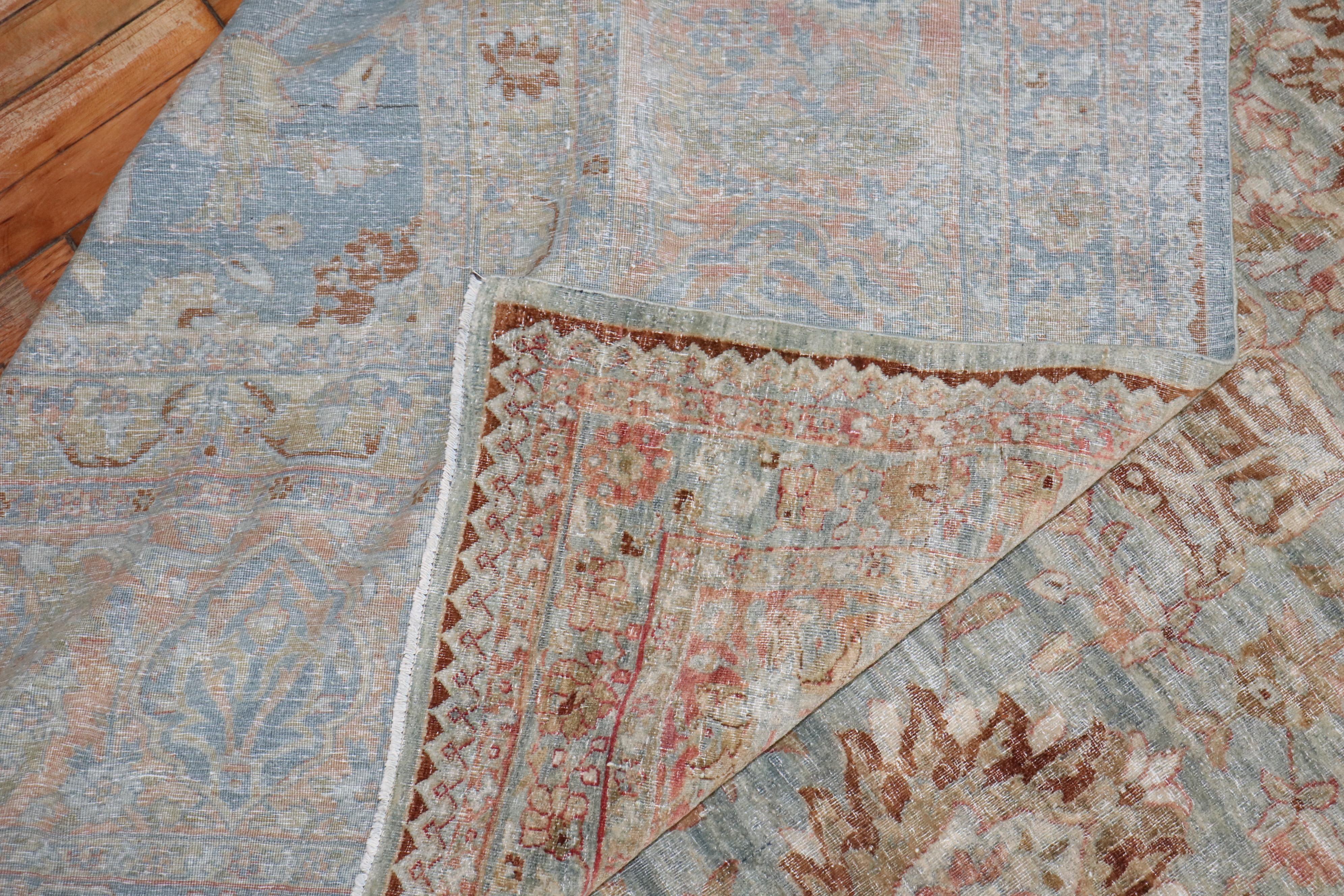 Tapis persan Yazd ancien bleu clair de la collection Zabihi en vente 7