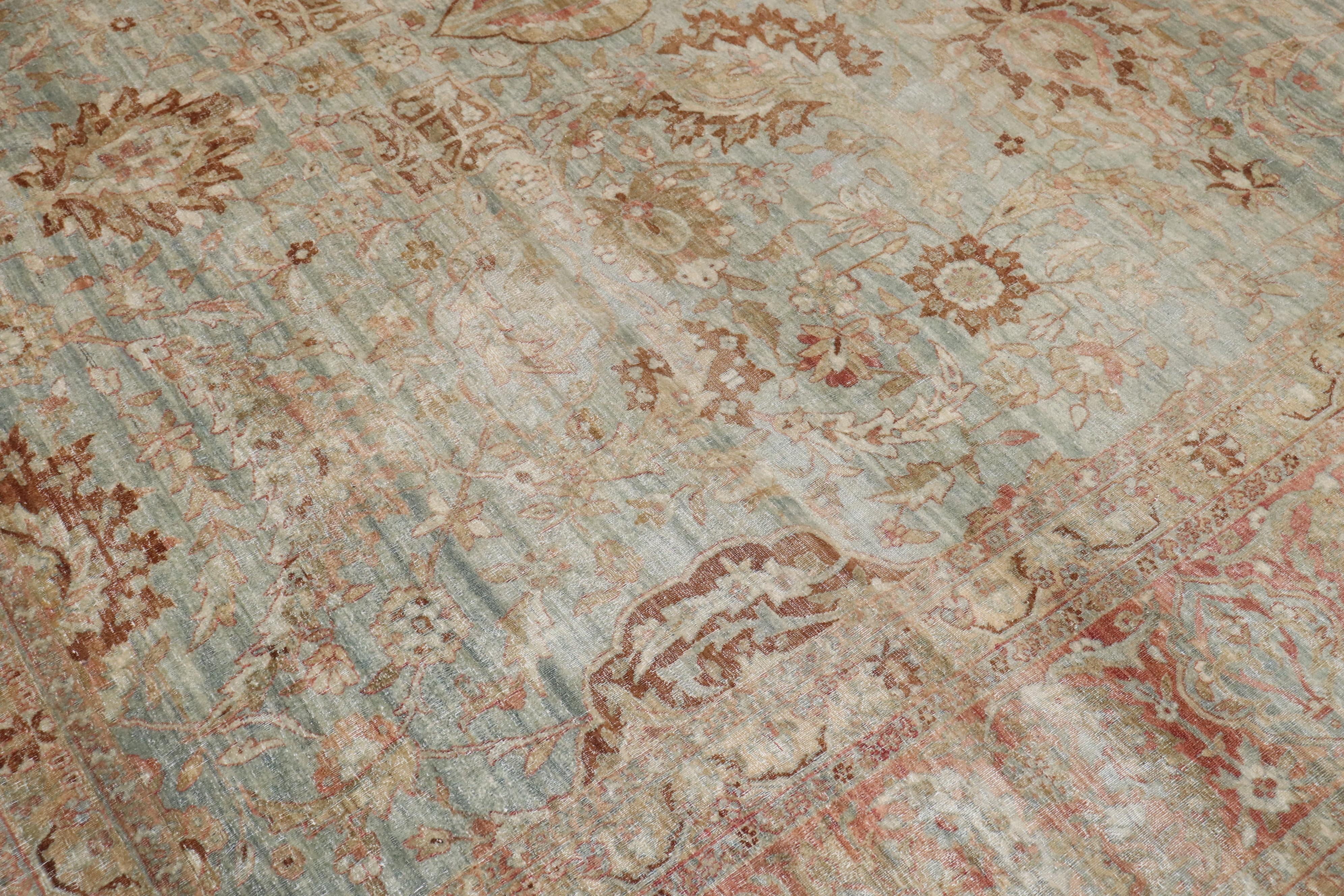 Perse Tapis persan Yazd ancien bleu clair de la collection Zabihi en vente