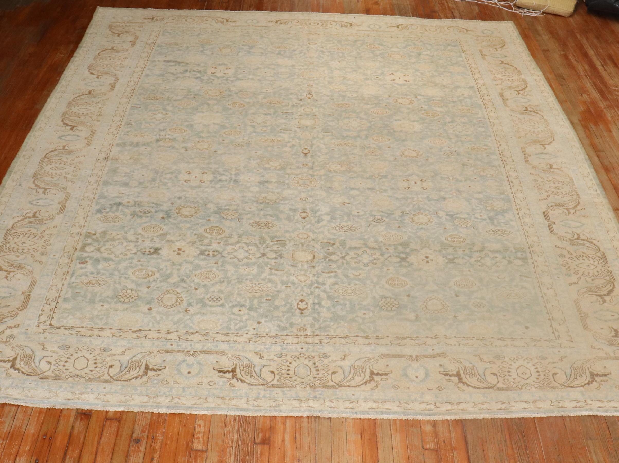 Tapis persan Malayer ancien bleu clair et vert de la collection Zabihi en vente 1