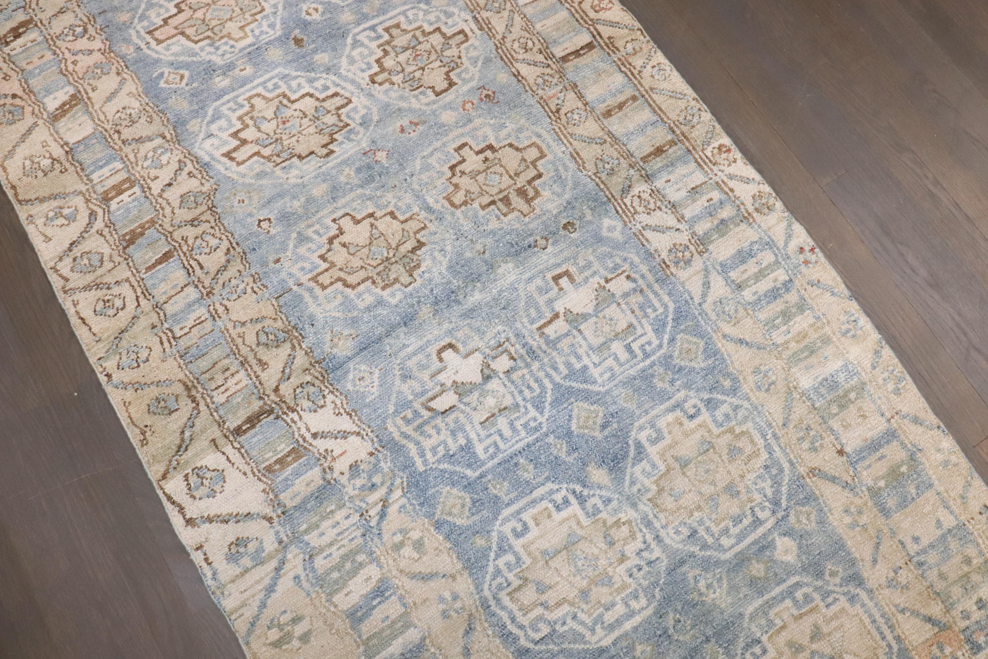 Rustique Collection Light Light Blue Persian Malayer Antique Runner (Chemin de table) en vente