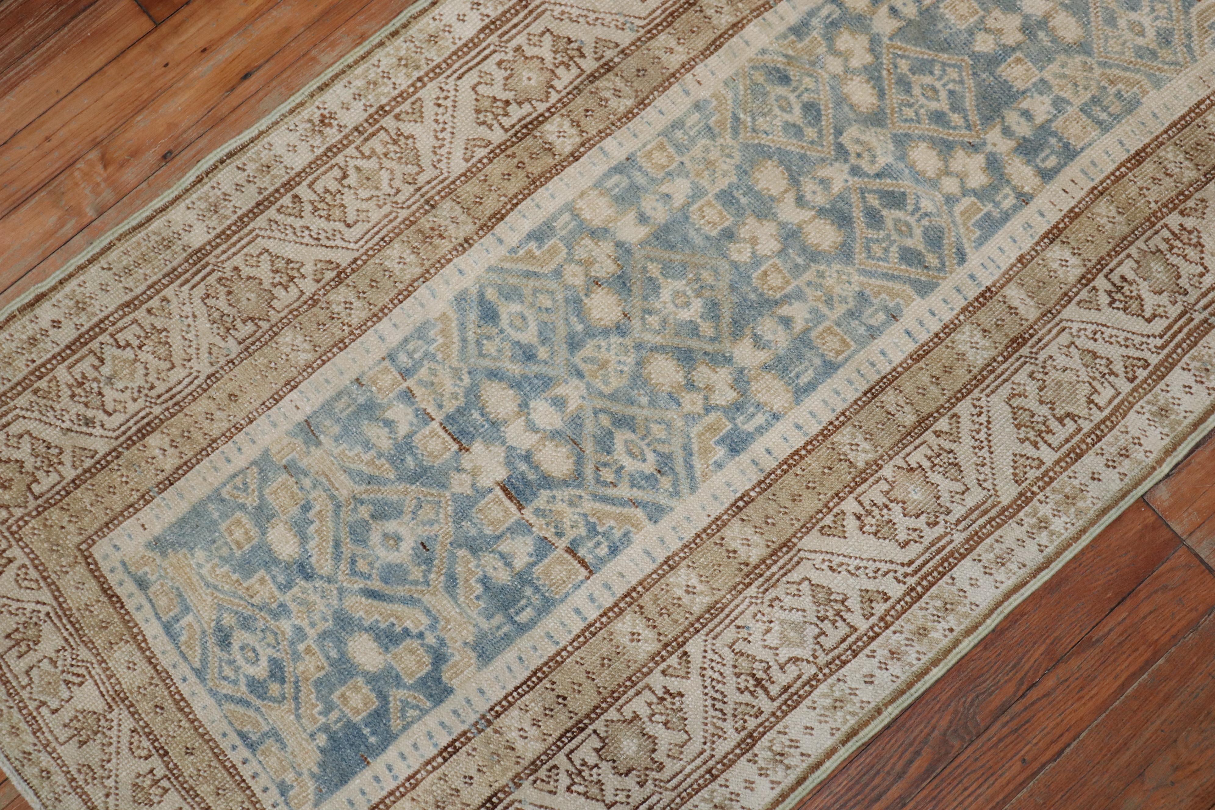 Zabihi Collection Light Blue Persian Malayer Antique Läufer (Persisch) im Angebot