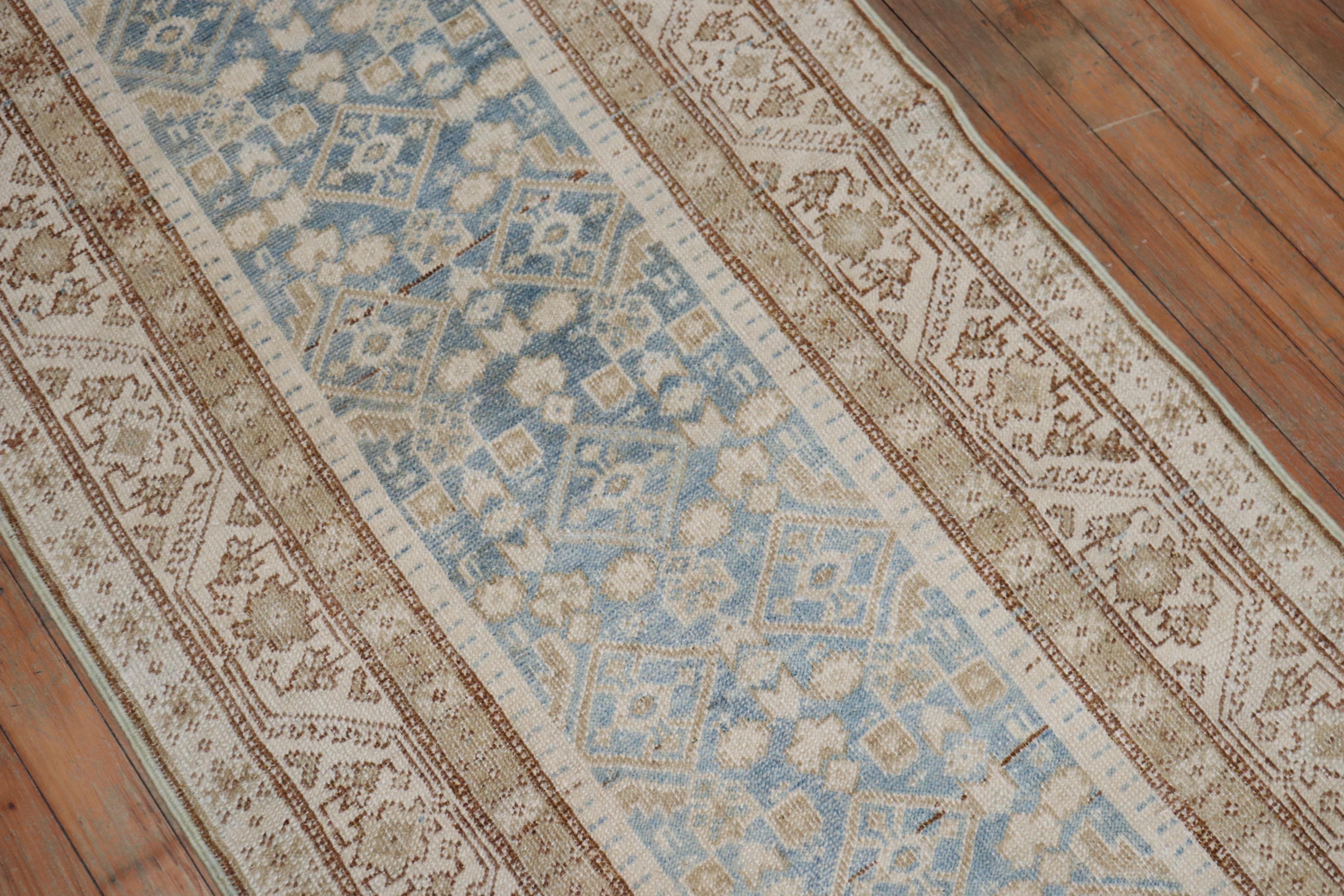 Zabihi Collection Light Blue Persian Malayer Antique Läufer (Wolle) im Angebot