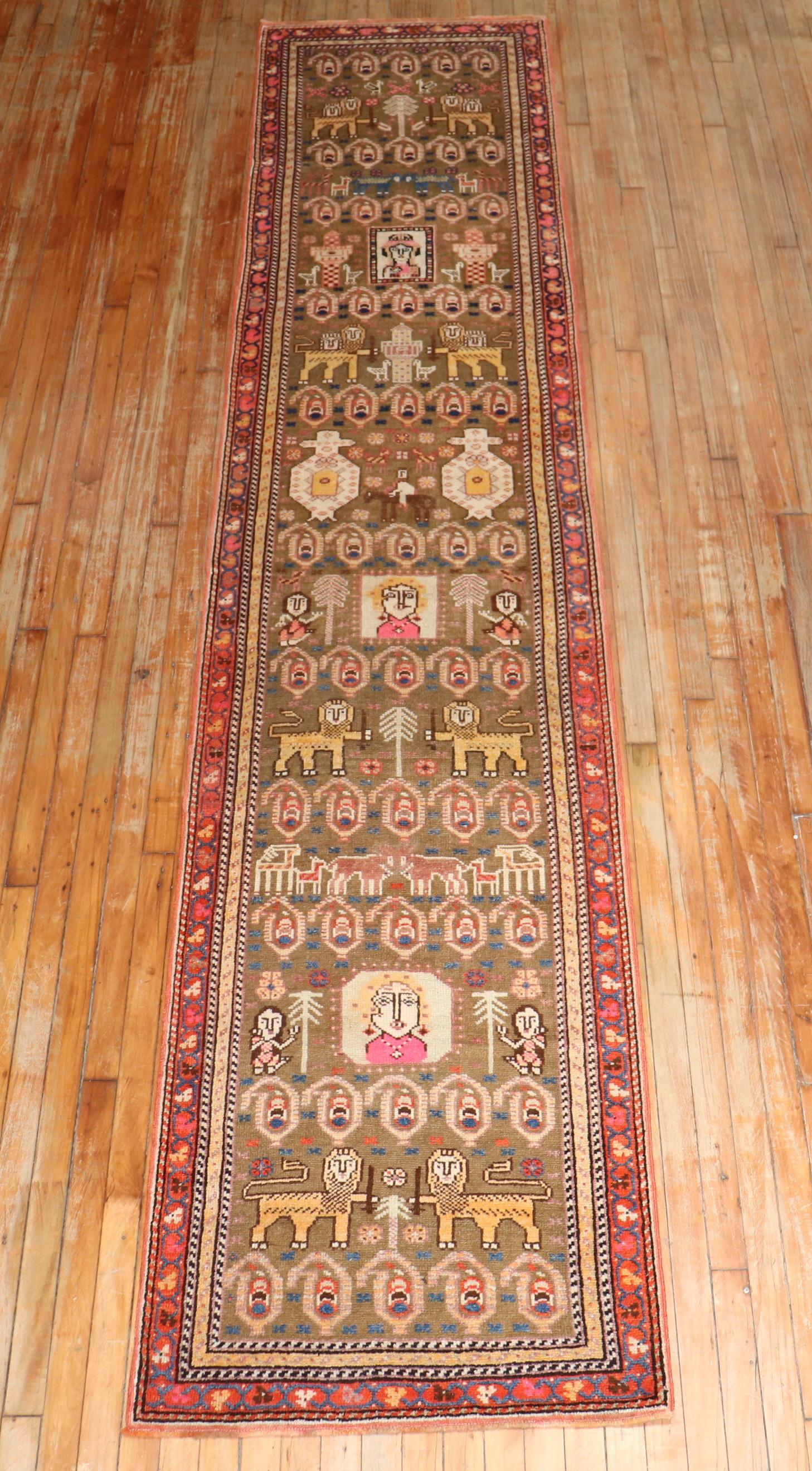 Un corridore pittorico di conversazione con animali persiani dell'inizio del XX secolo.

Dettagli
rug no.	j2802
dimensione	2' 7