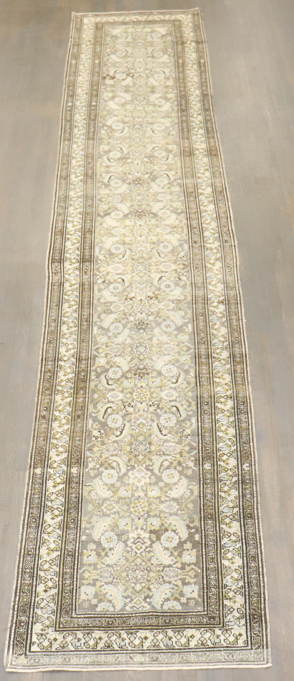 Zabihi Collection Long Antique Persian Malayer Runner im Angebot 3