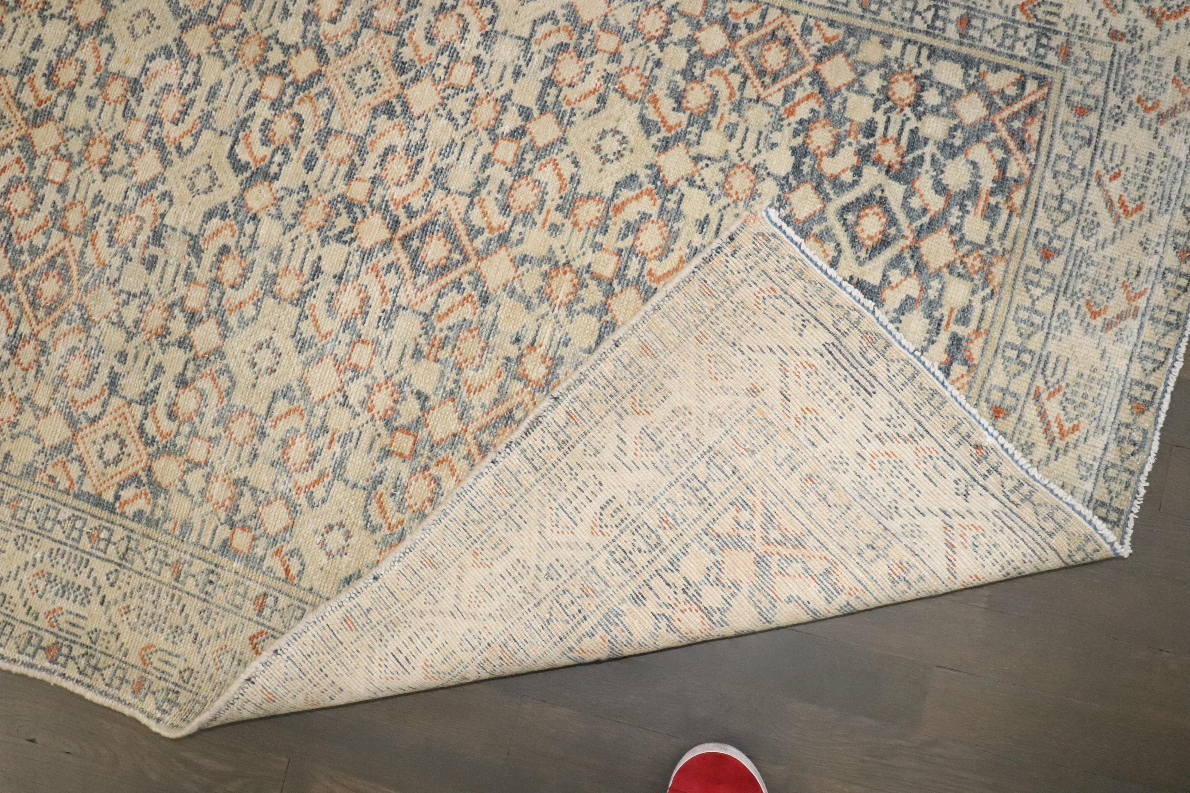 Zabihi Collection Long Antique Persian Malayer Runner im Angebot 4