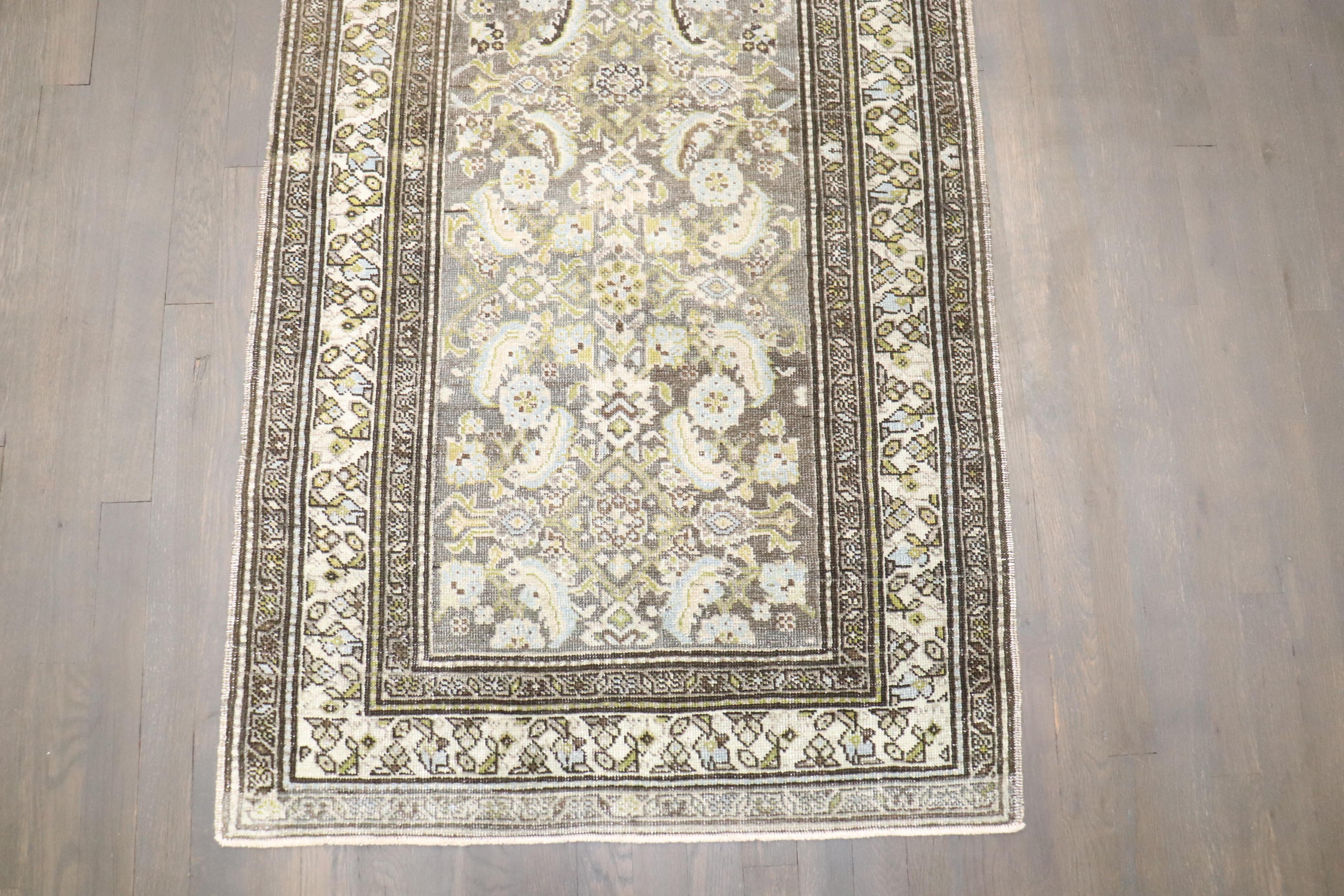 Zabihi Collection Long Antique Persian Malayer Runner (Persisch) im Angebot
