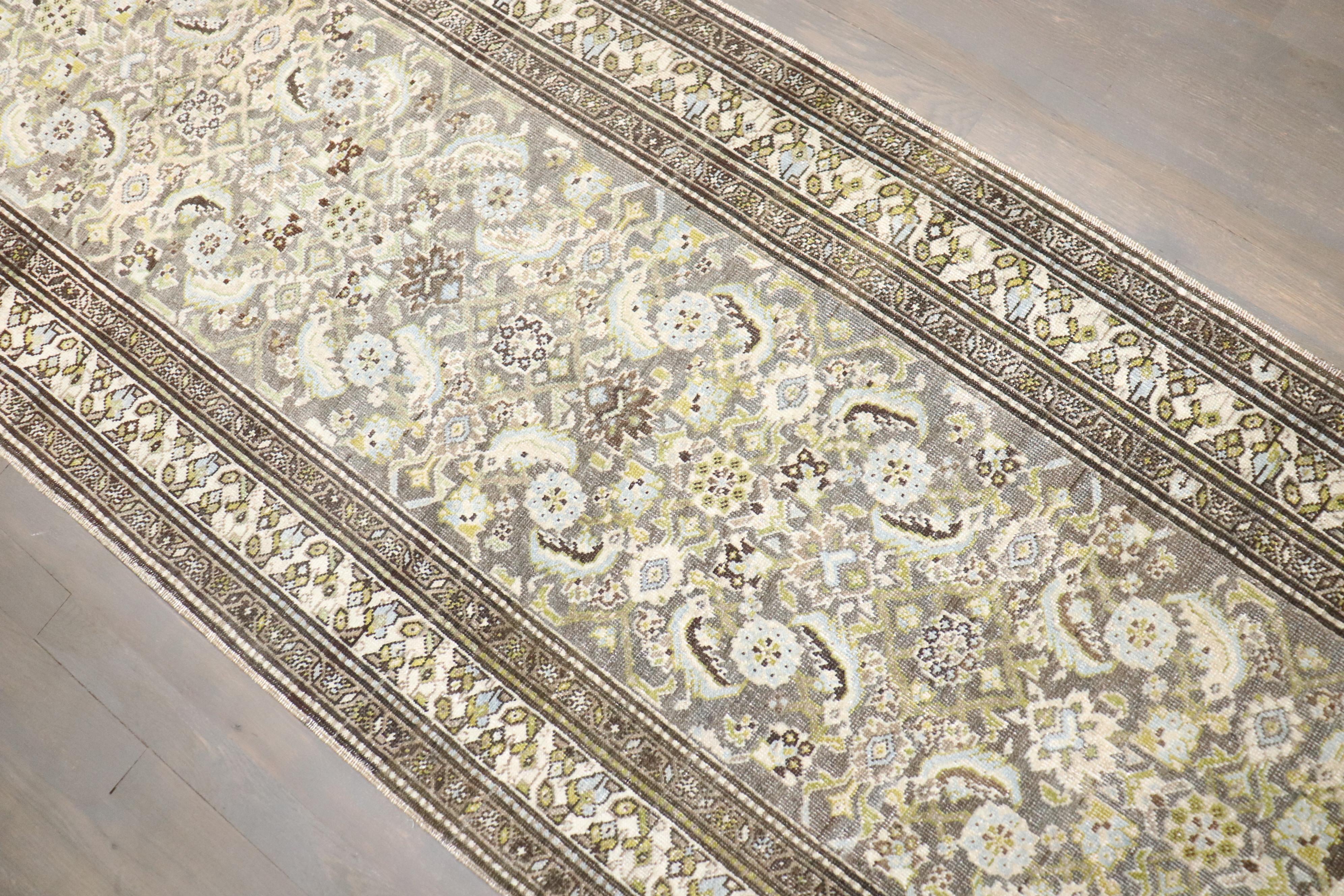 Zabihi Collection Long Antique Persian Malayer Runner (Handgewebt) im Angebot