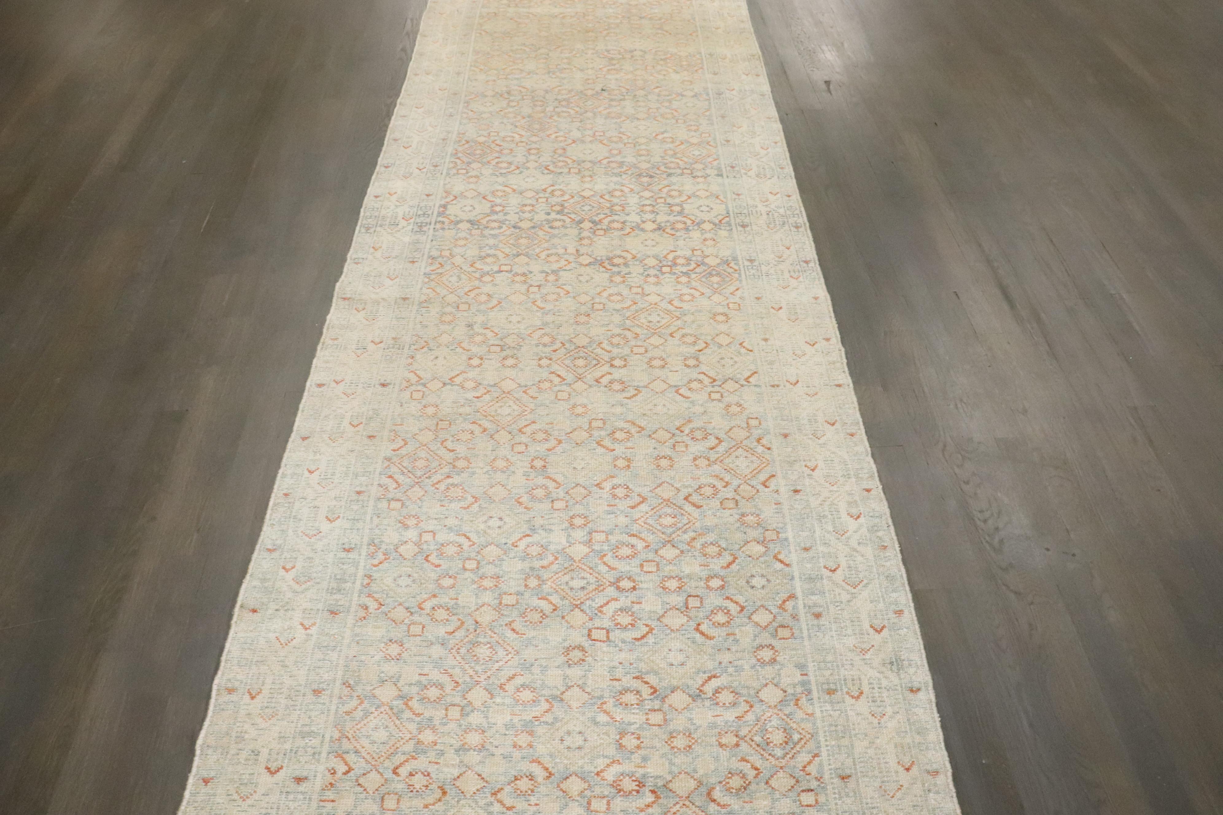 Zabihi Collection Long Antique Persian Malayer Runner im Angebot 2