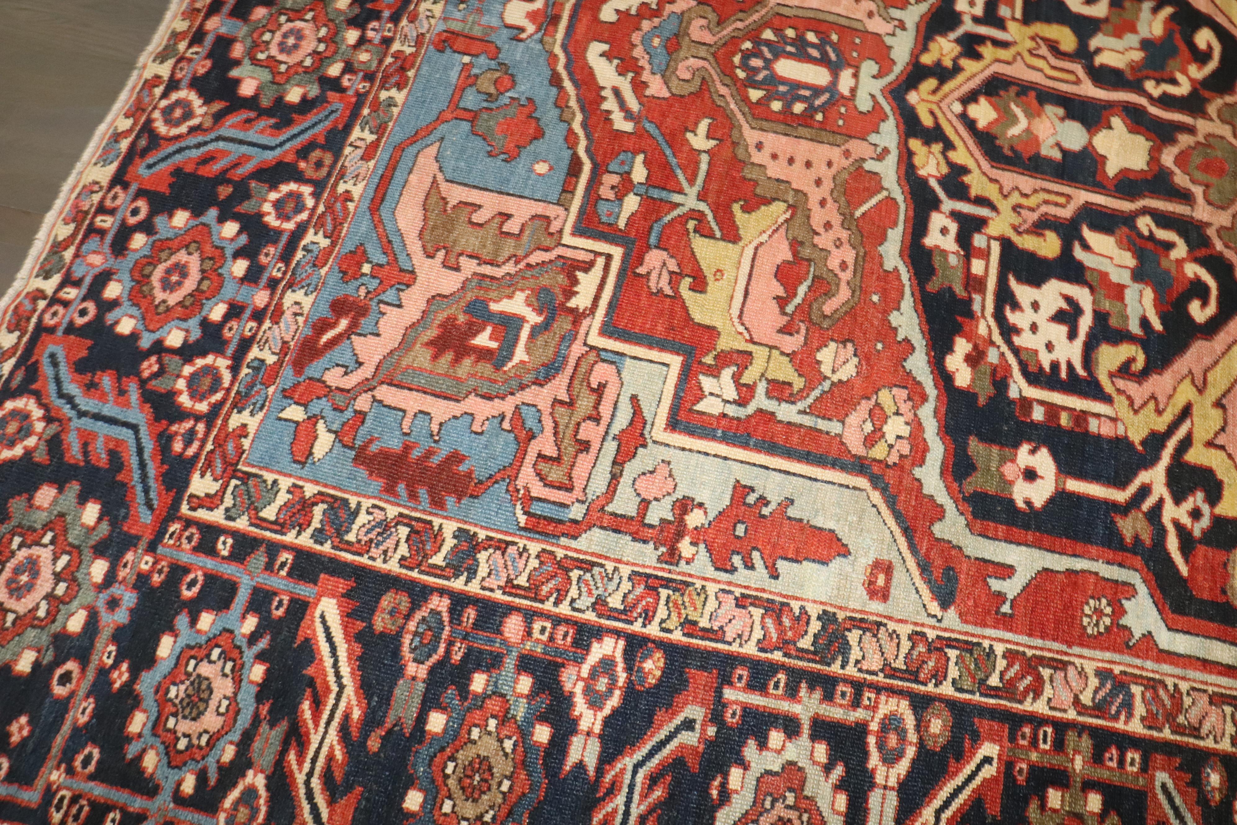 Colección Zabihi Alfombra Persa Heriz Antigua Masculina en venta 7