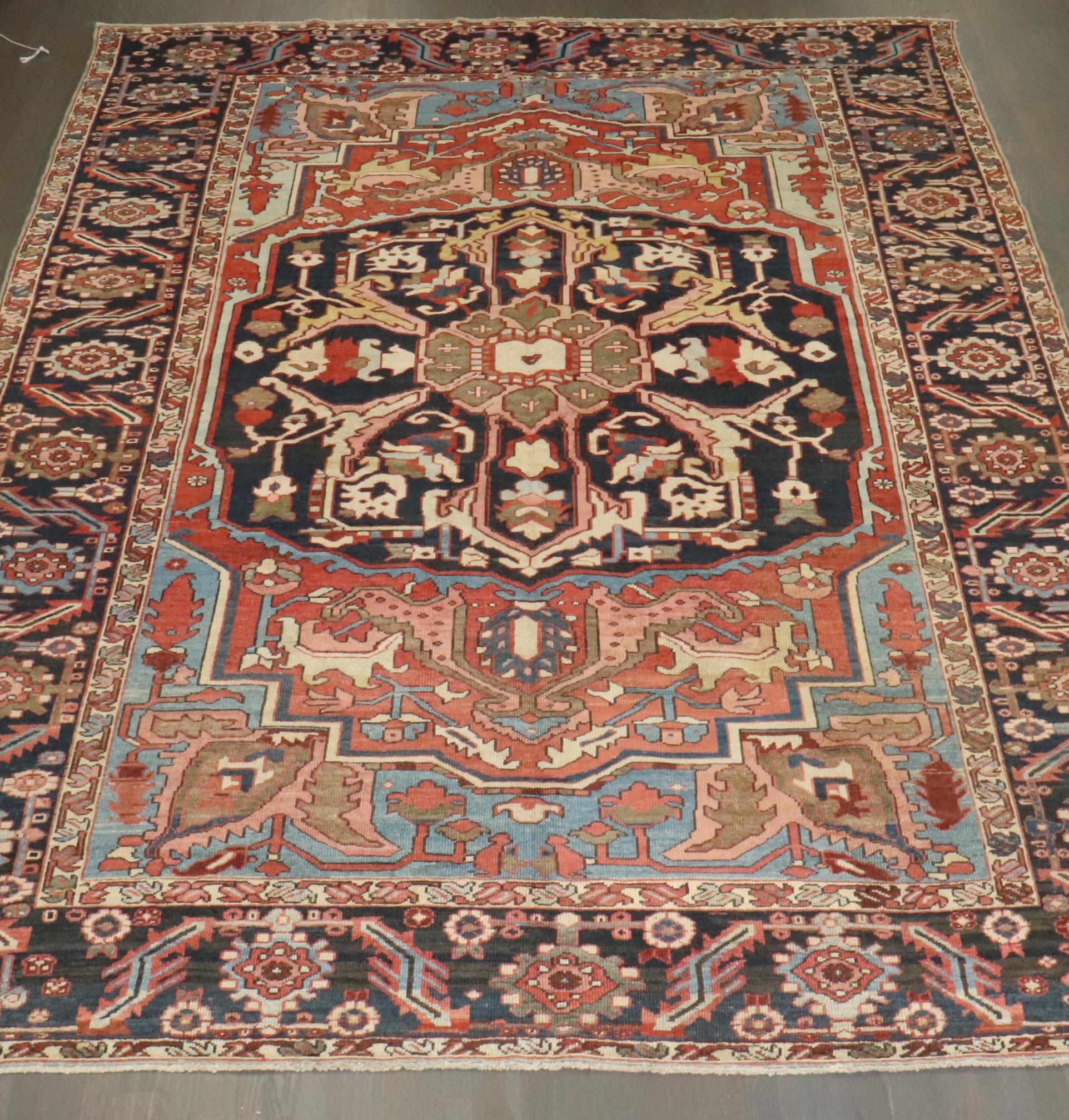Colección Zabihi Alfombra Persa Heriz Antigua Masculina en Bueno estado para la venta en New York, NY