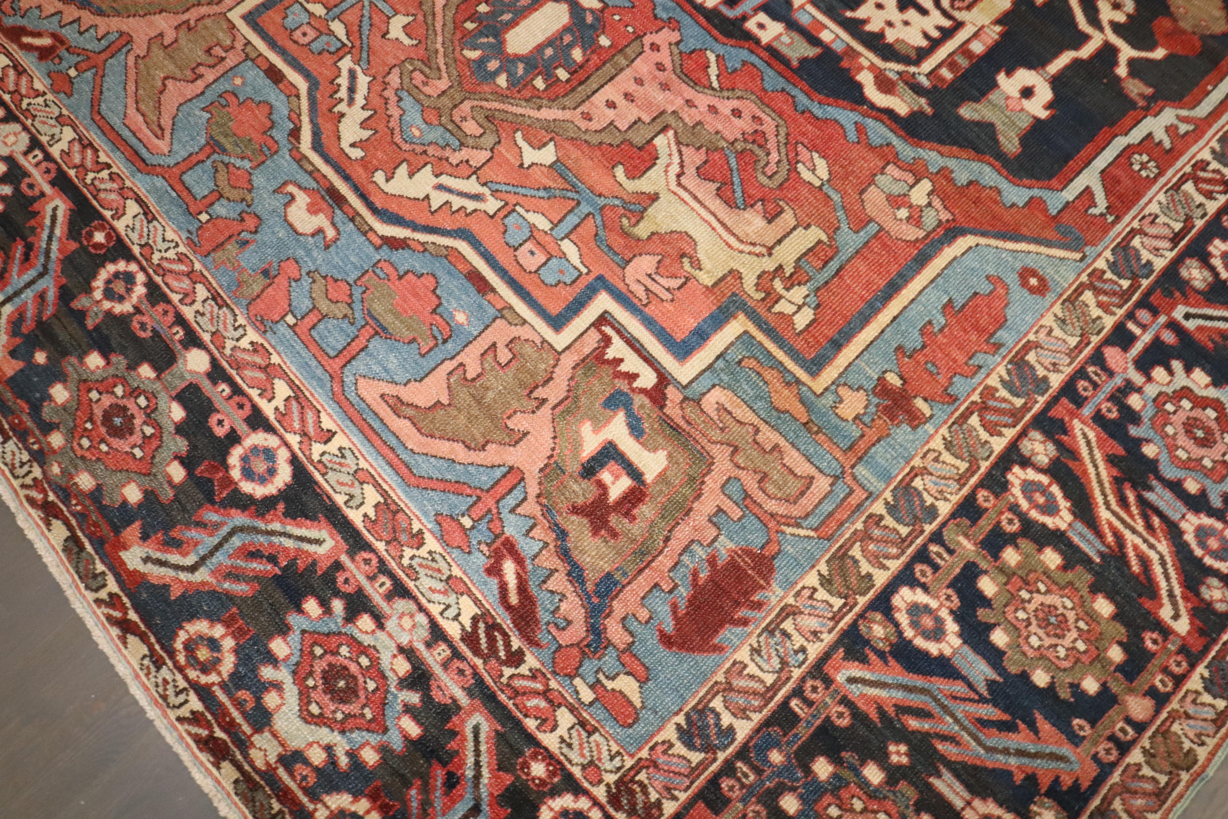 Colección Zabihi Alfombra Persa Heriz Antigua Masculina en venta 1