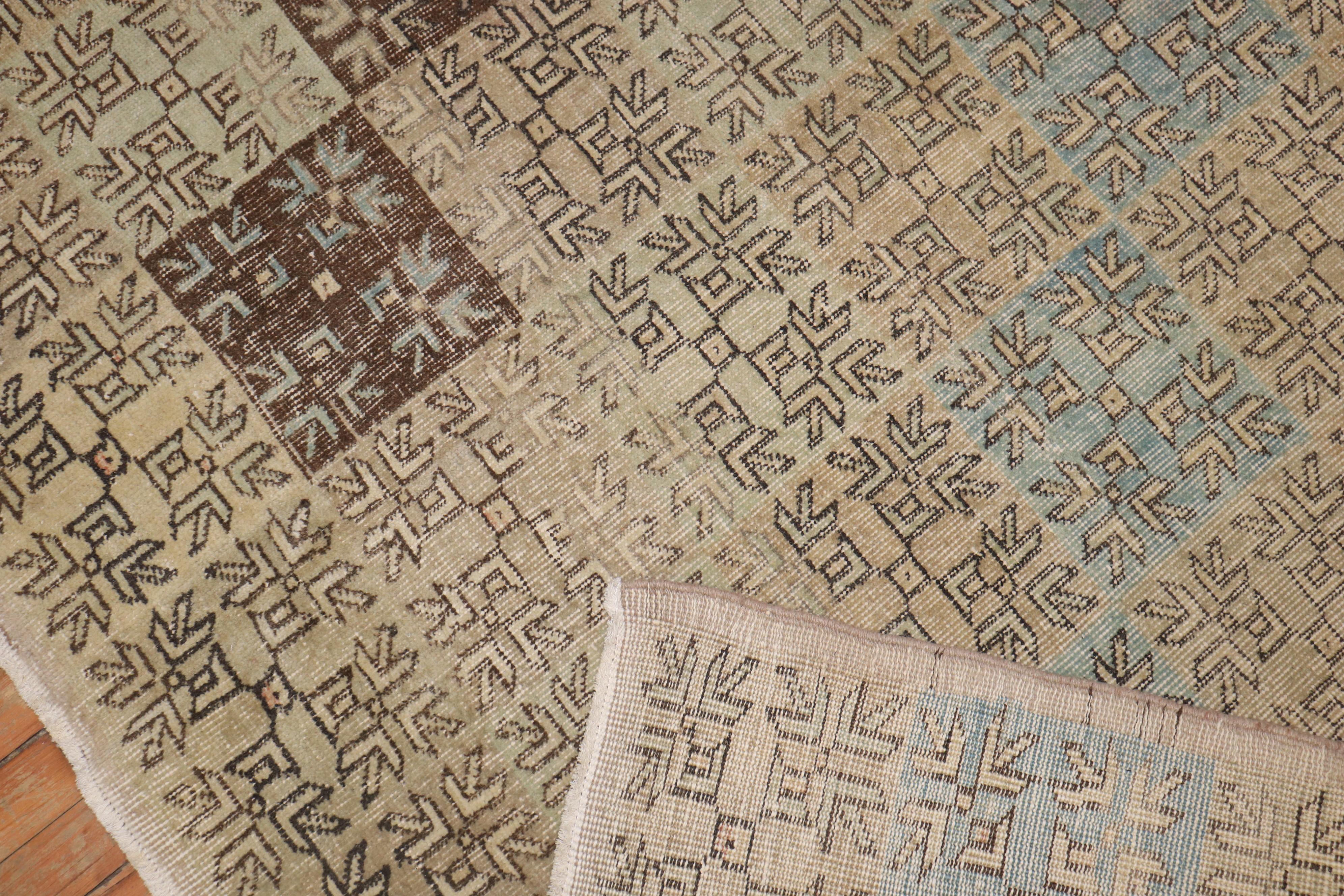 Colección Zabihi Alfombra Turca Deco de mediados del siglo XX en venta 1