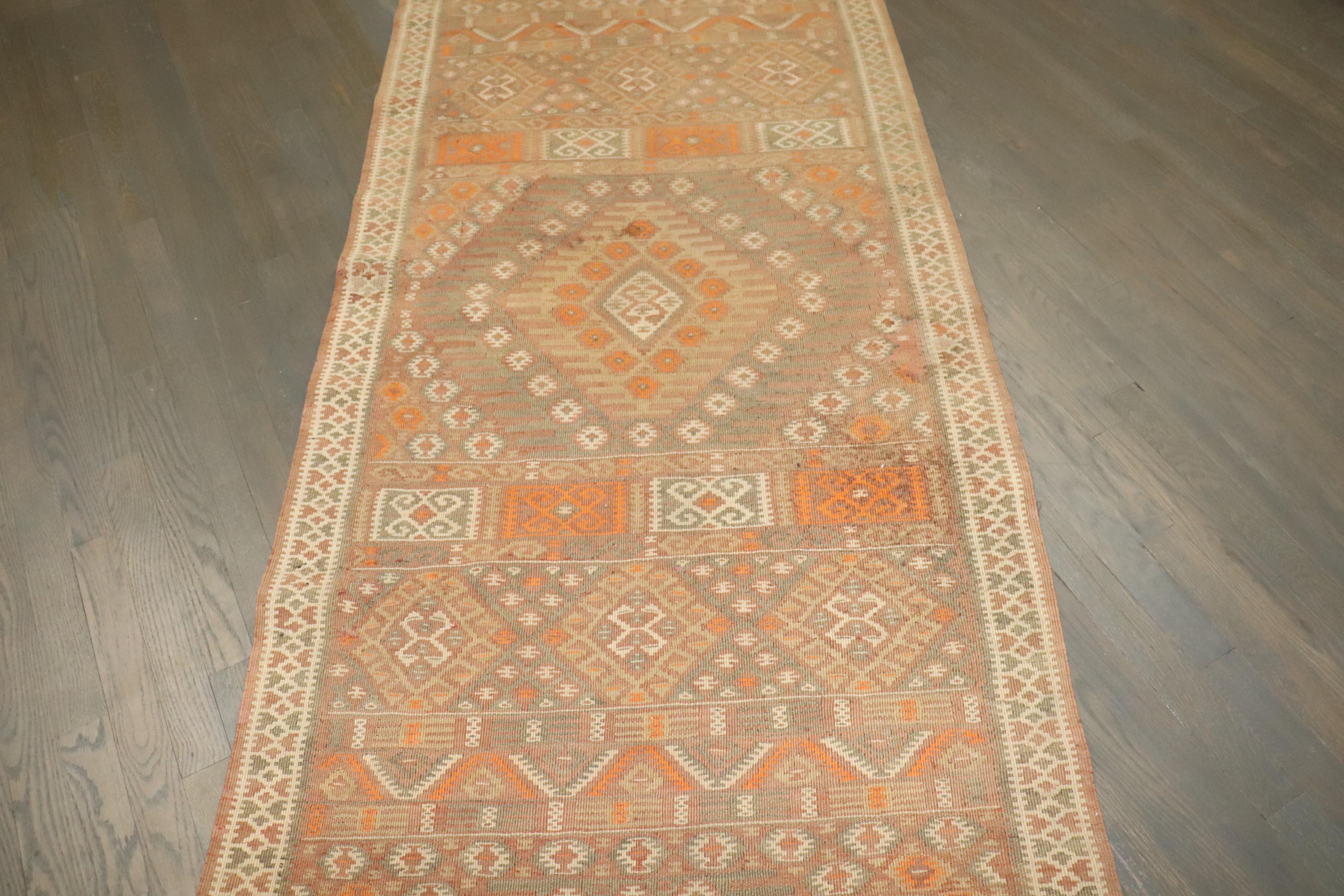 Zabihi Collection Corredor Kilim turco de mediados del siglo XX Marroquí en venta