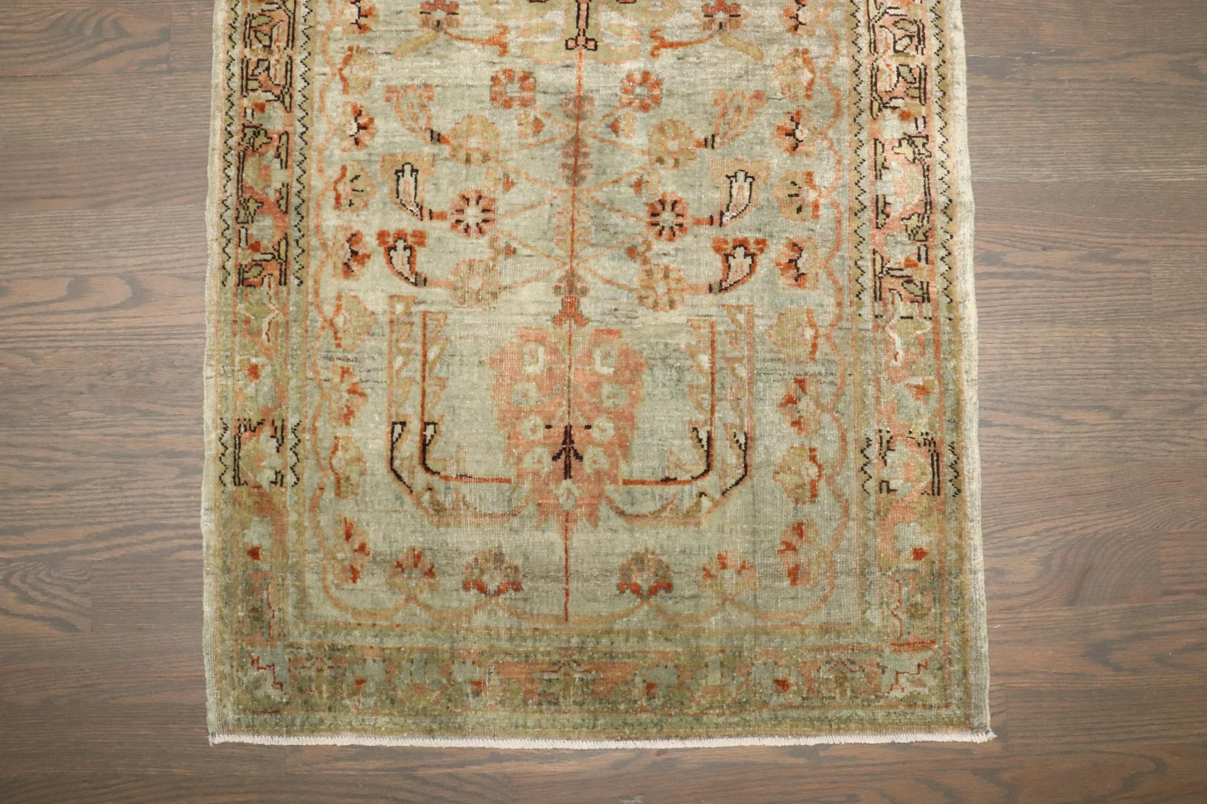 Classique américain Mini tapis Sarouk persan ancien de la collection Zabihi en vente