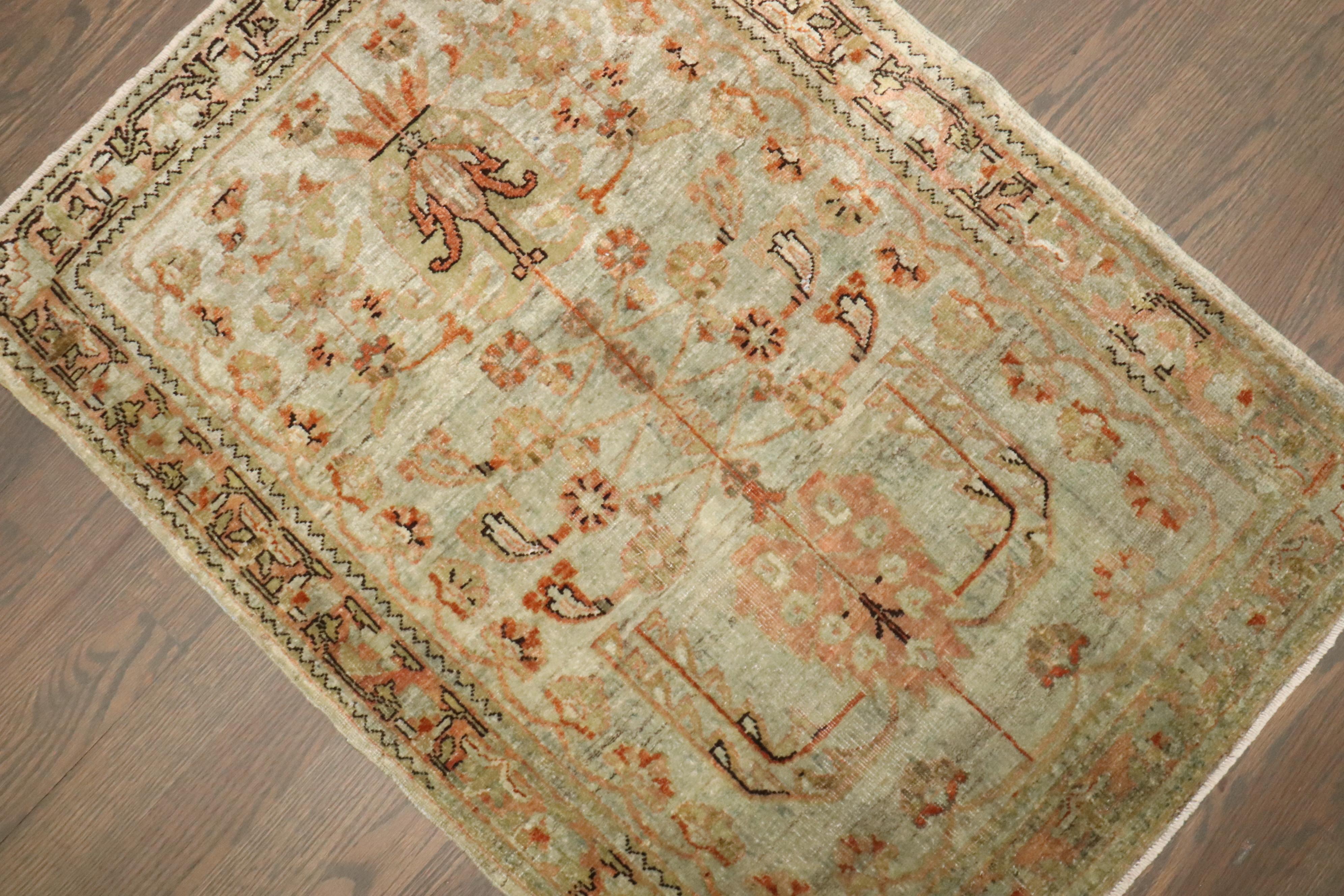 Noué à la main Mini tapis Sarouk persan ancien de la collection Zabihi en vente