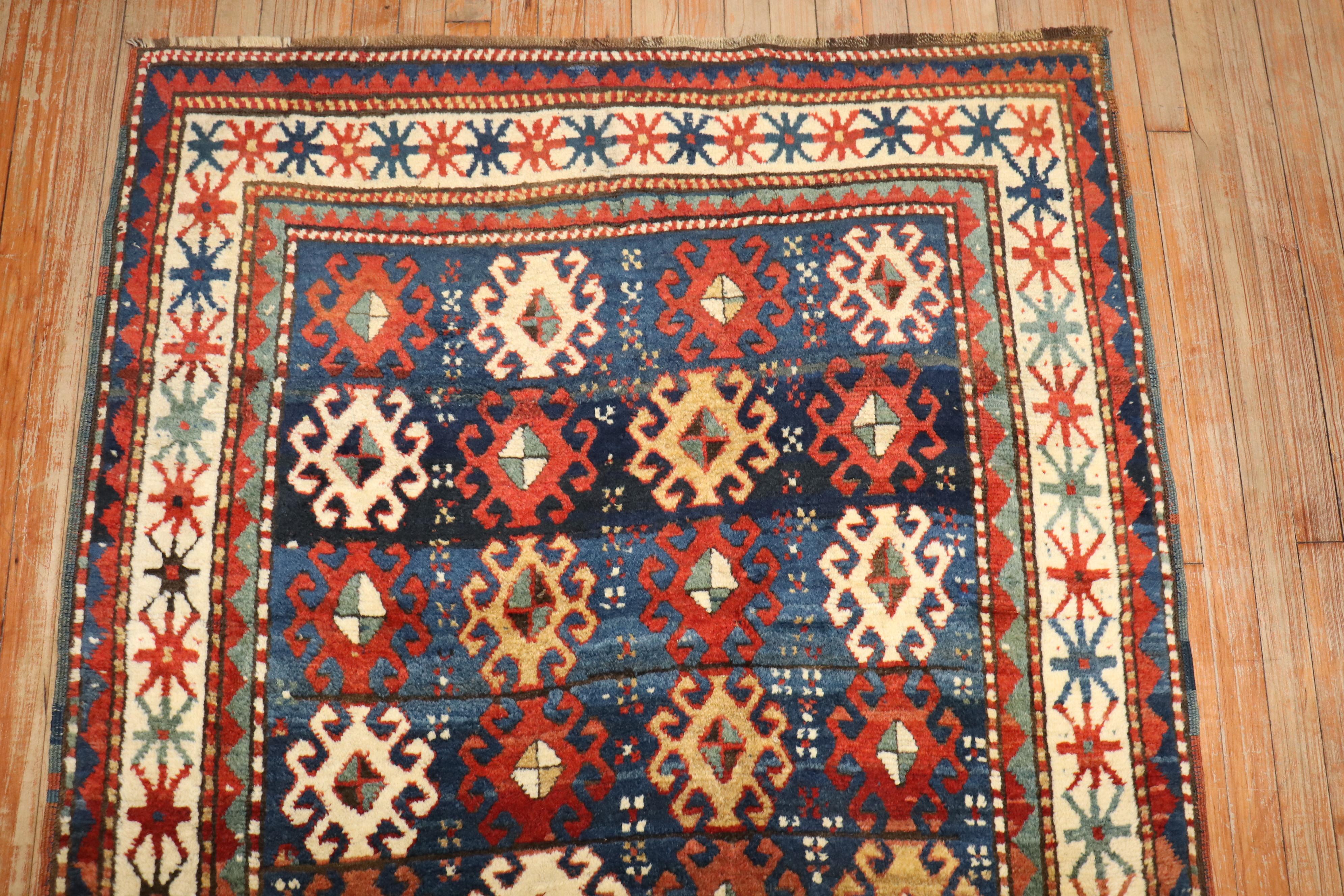 Zabihi Collection Moghan Antiker kaukasischer Kasachenteppich (Handgewebt) im Angebot
