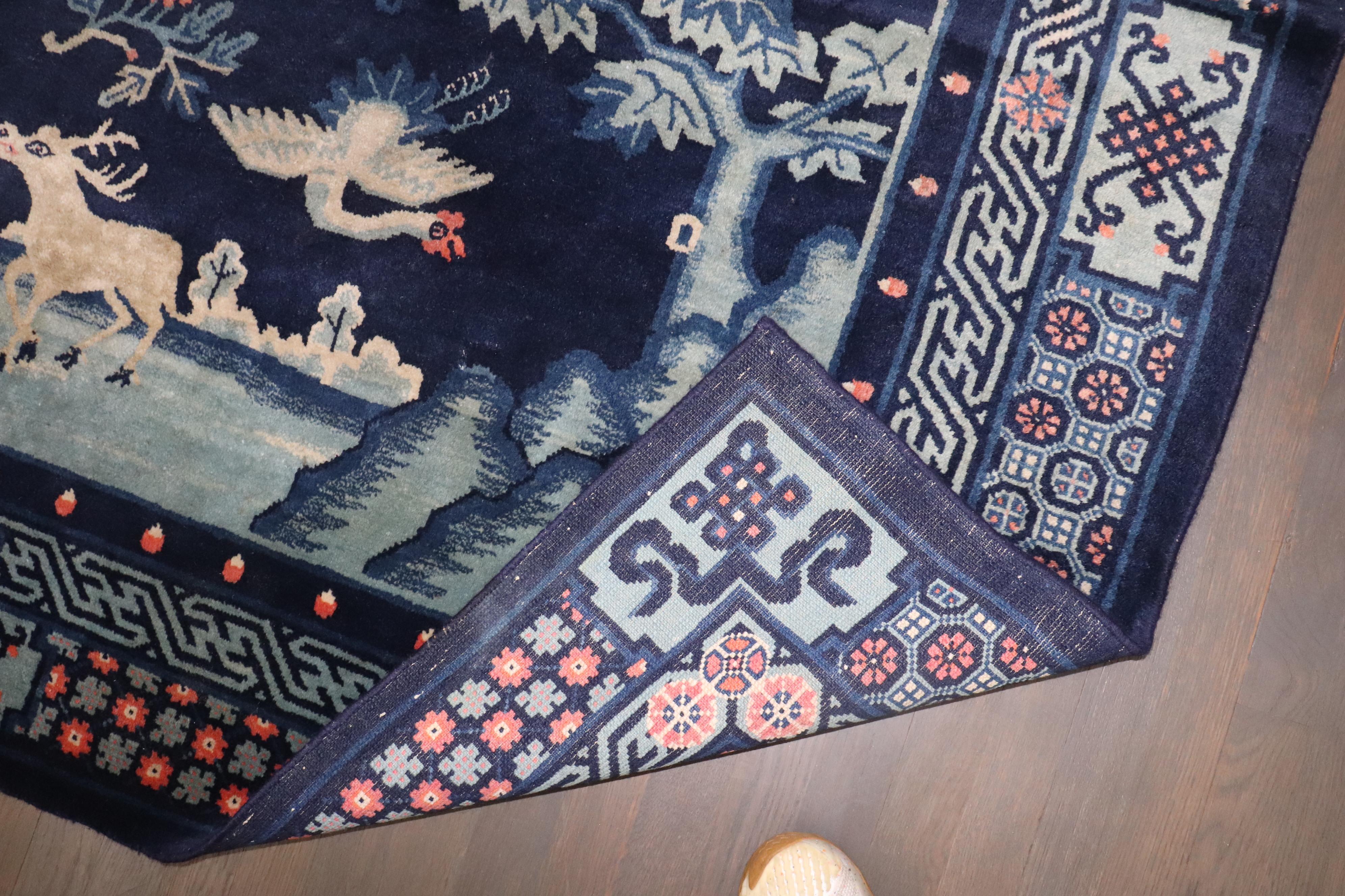Collection Zabihi Tapis carré en forme d'animal de Mongolie en vente 4