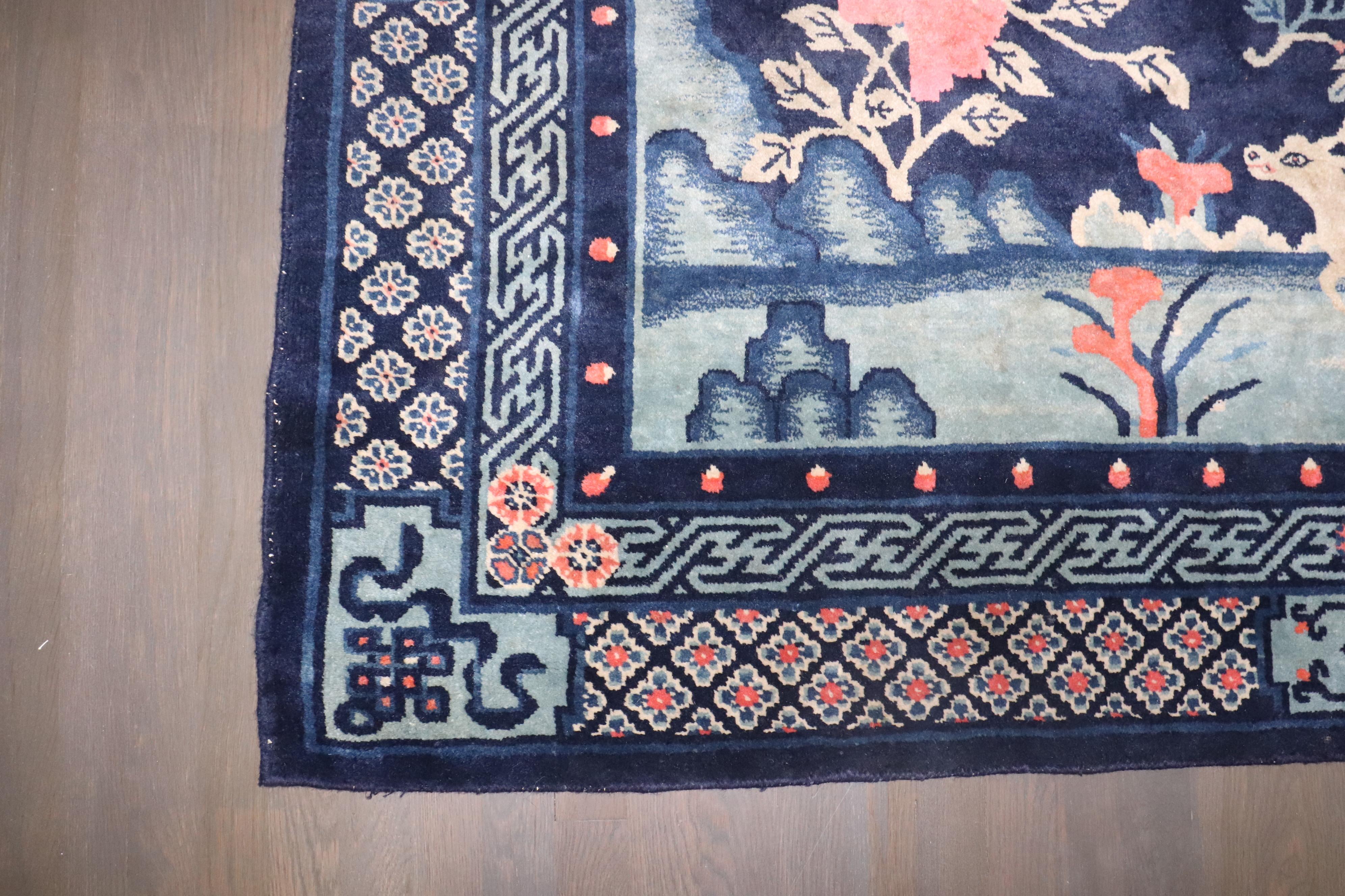 Collection Zabihi Tapis carré en forme d'animal de Mongolie Bon état - En vente à New York, NY