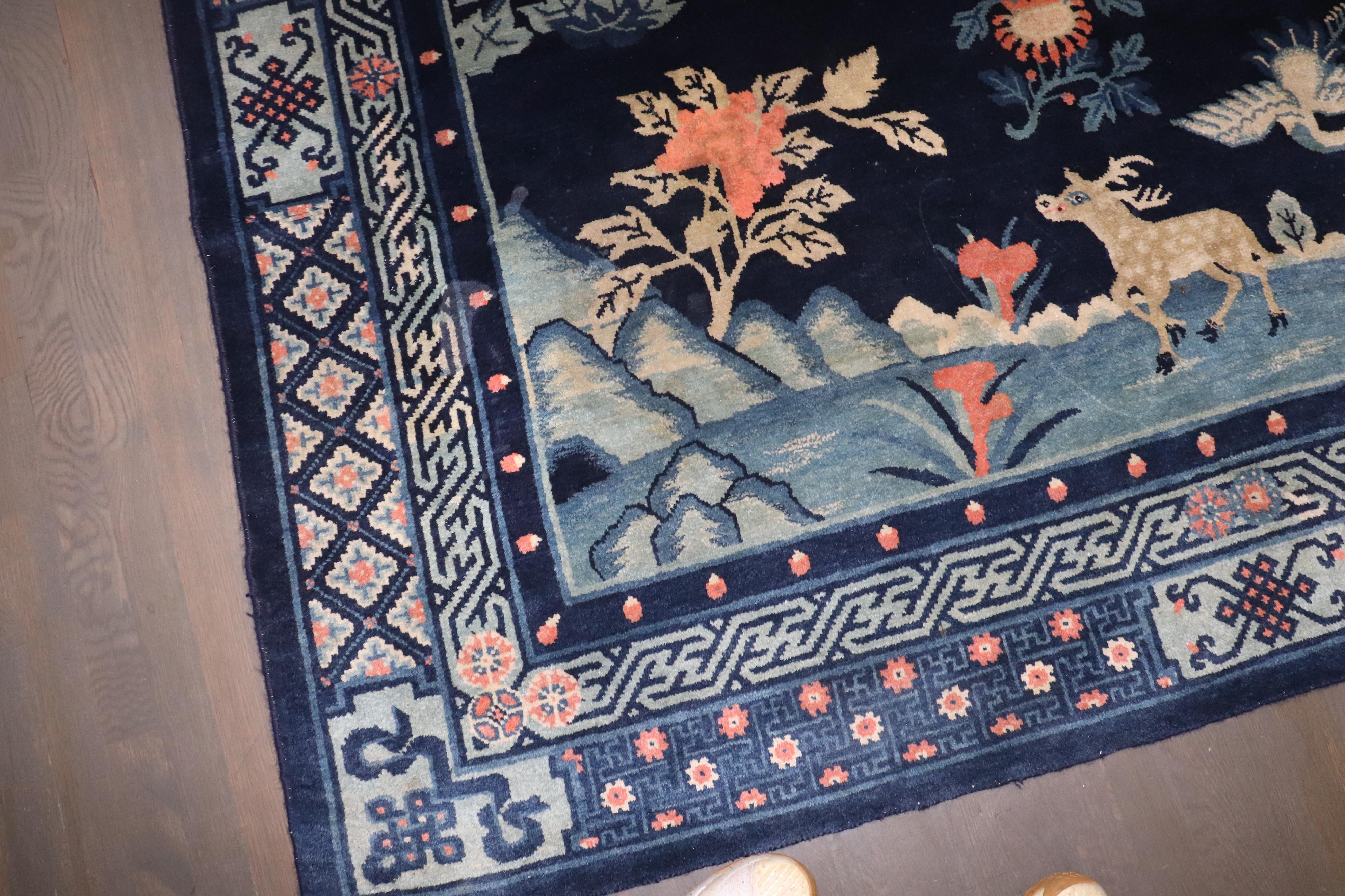 20ième siècle Collection Zabihi Tapis carré en forme d'animal de Mongolie en vente