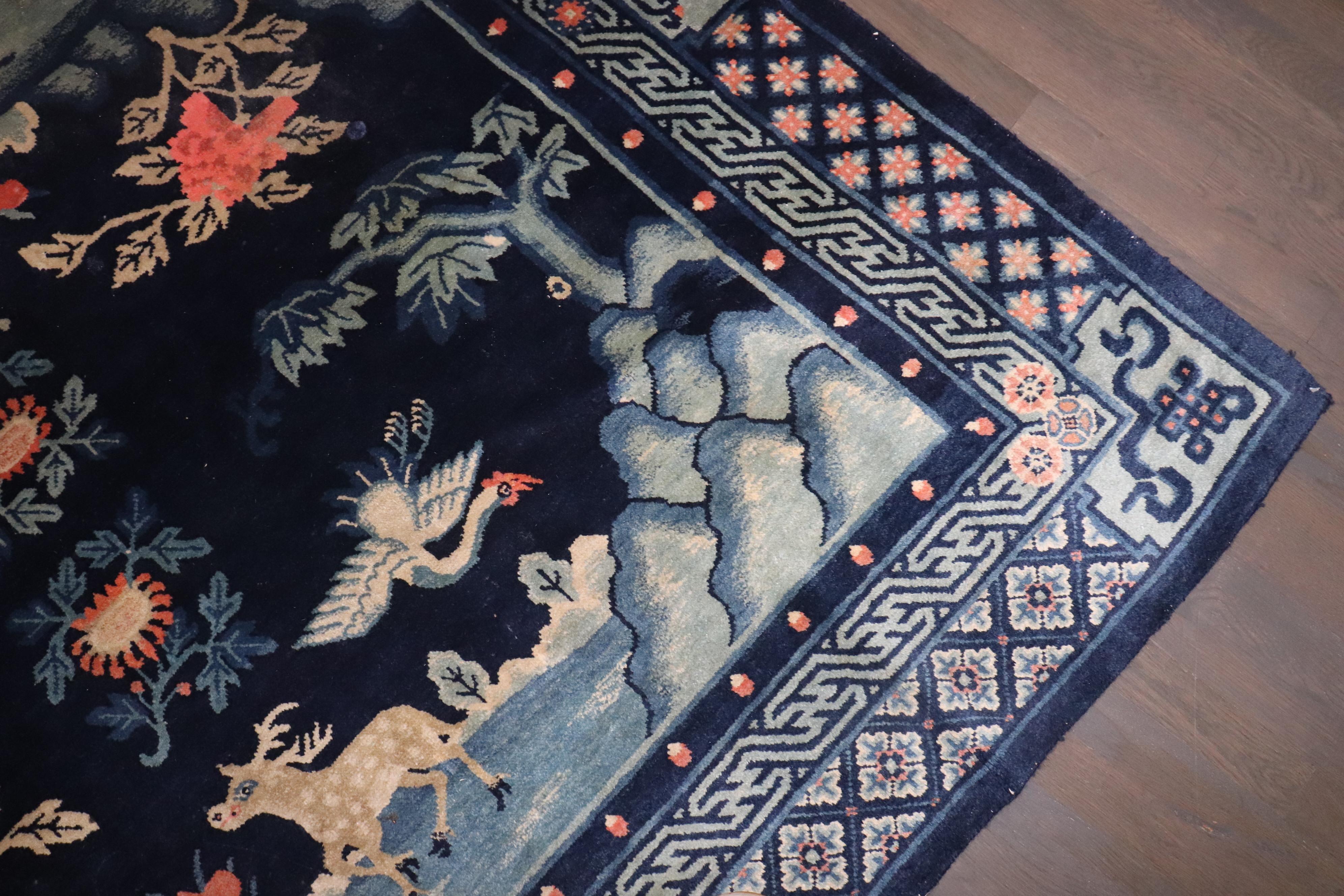 Laine Collection Zabihi Tapis carré en forme d'animal de Mongolie en vente