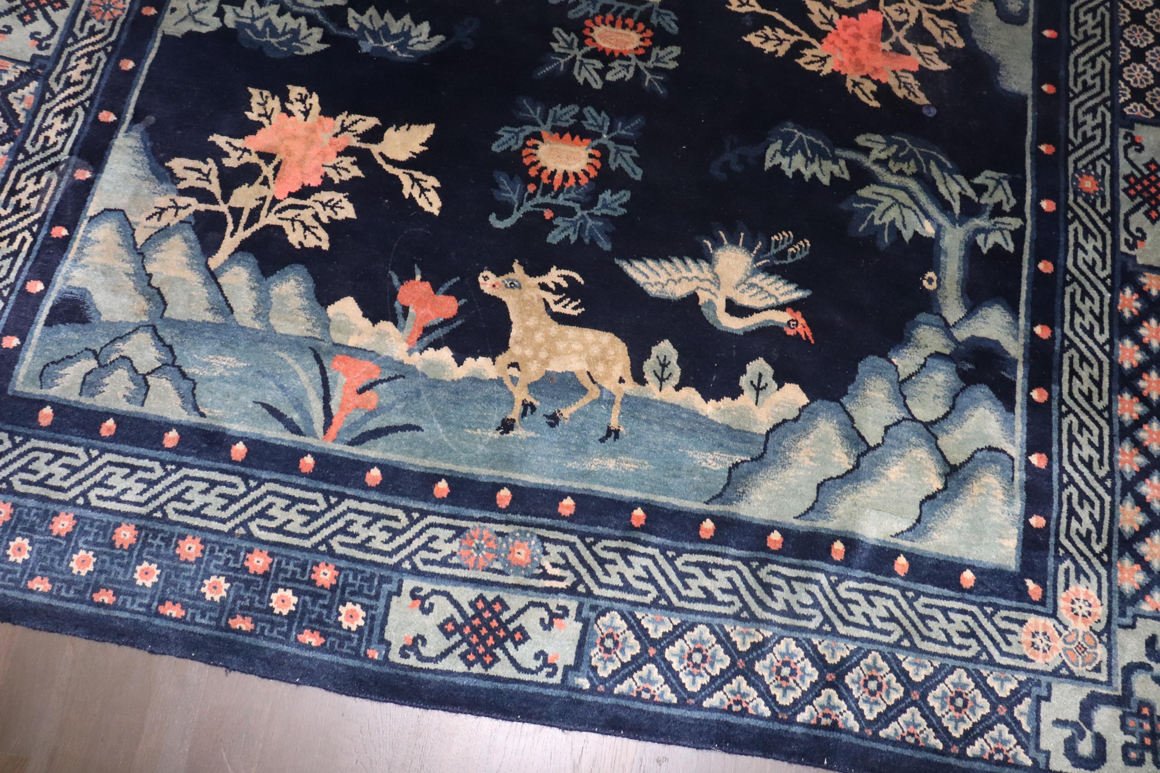 Collection Zabihi Tapis carré en forme d'animal de Mongolie en vente 2