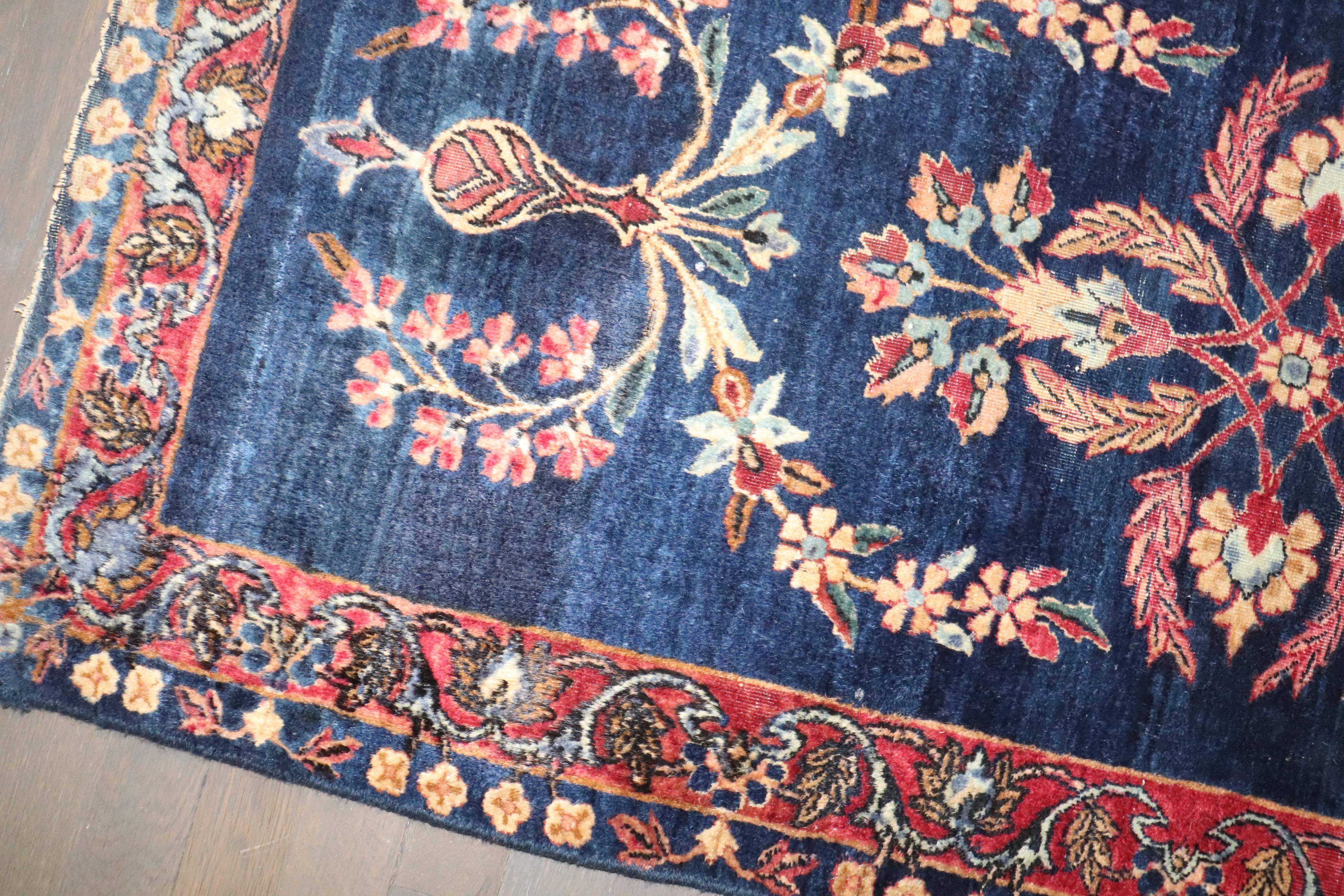 Tessuto a mano Tappeto Zabihi Collection Navy Antique Indo Persian Sarouk in vendita