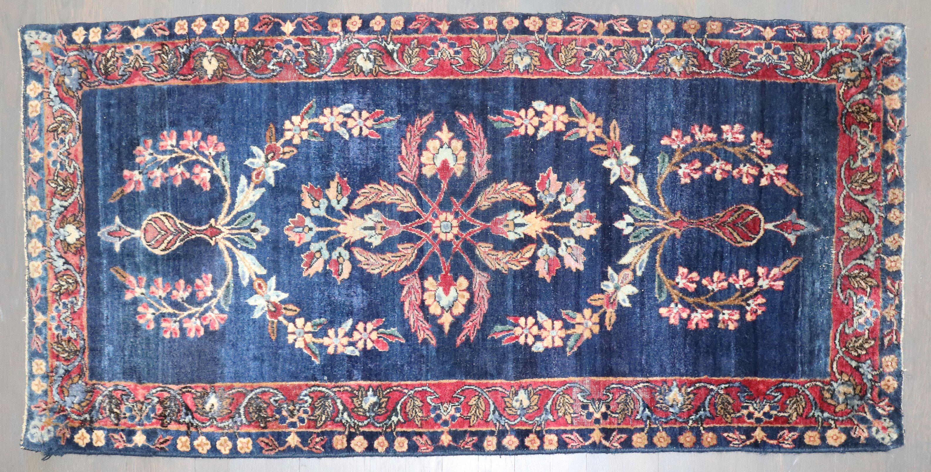 Tappeto Zabihi Collection Navy Antique Indo Persian Sarouk In condizioni buone in vendita a New York, NY