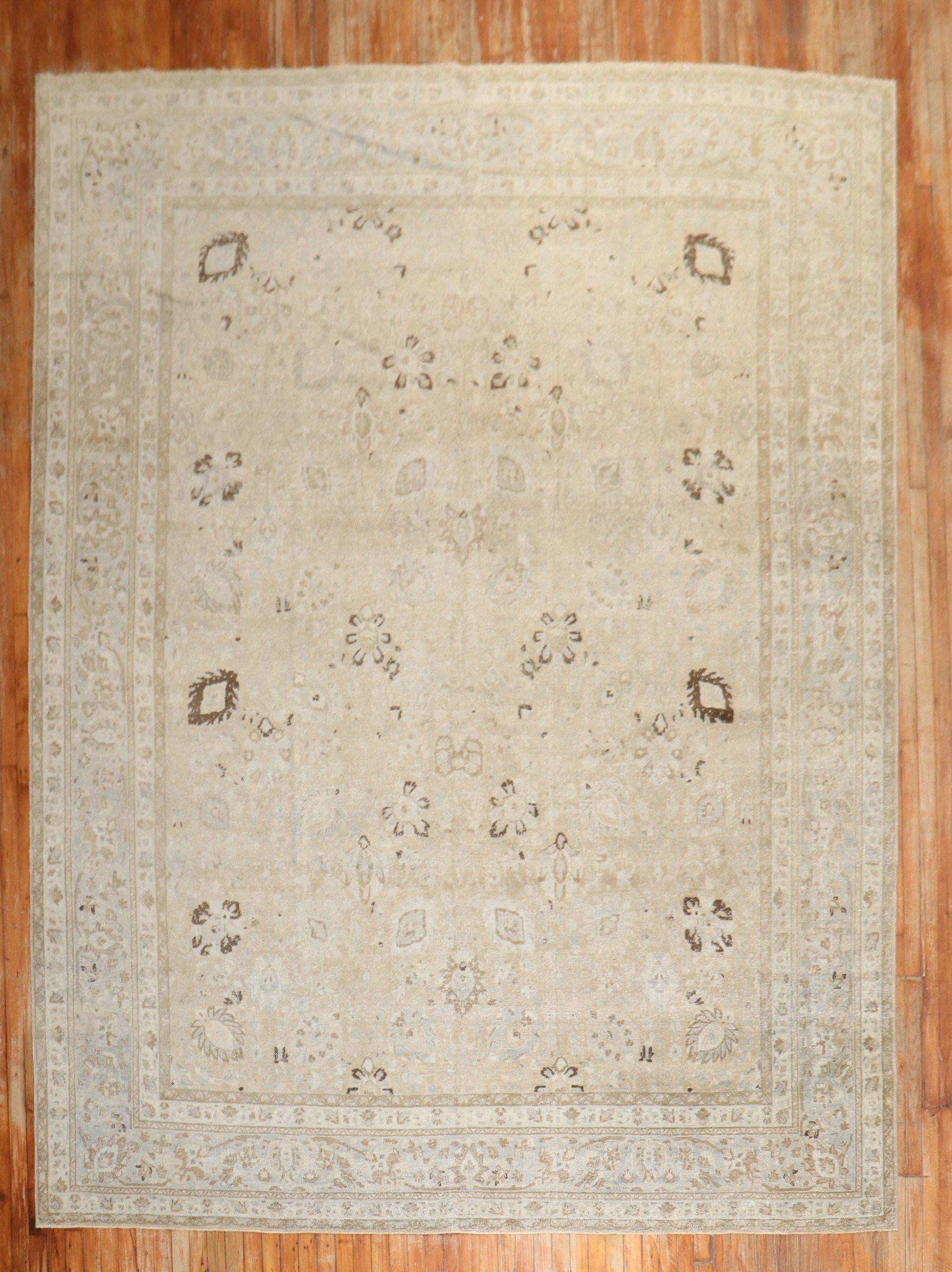 An early 20th Century High Decorative Persian Tabriz Carpet

Details
rug no.	j2814
size	9' 2