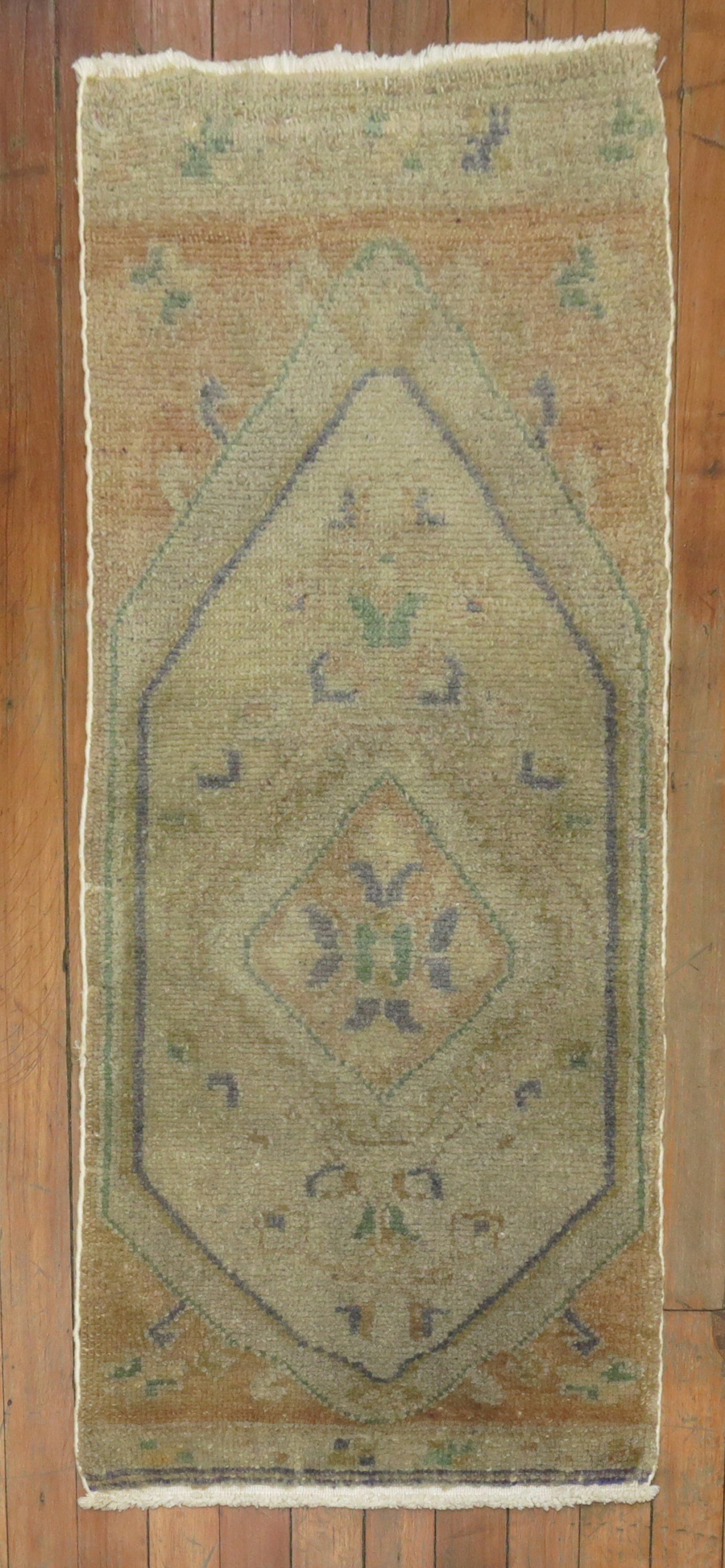 A vintage Anatolian Turkish Yastik rug mat 

Measures: 1'6” x 3'2”
