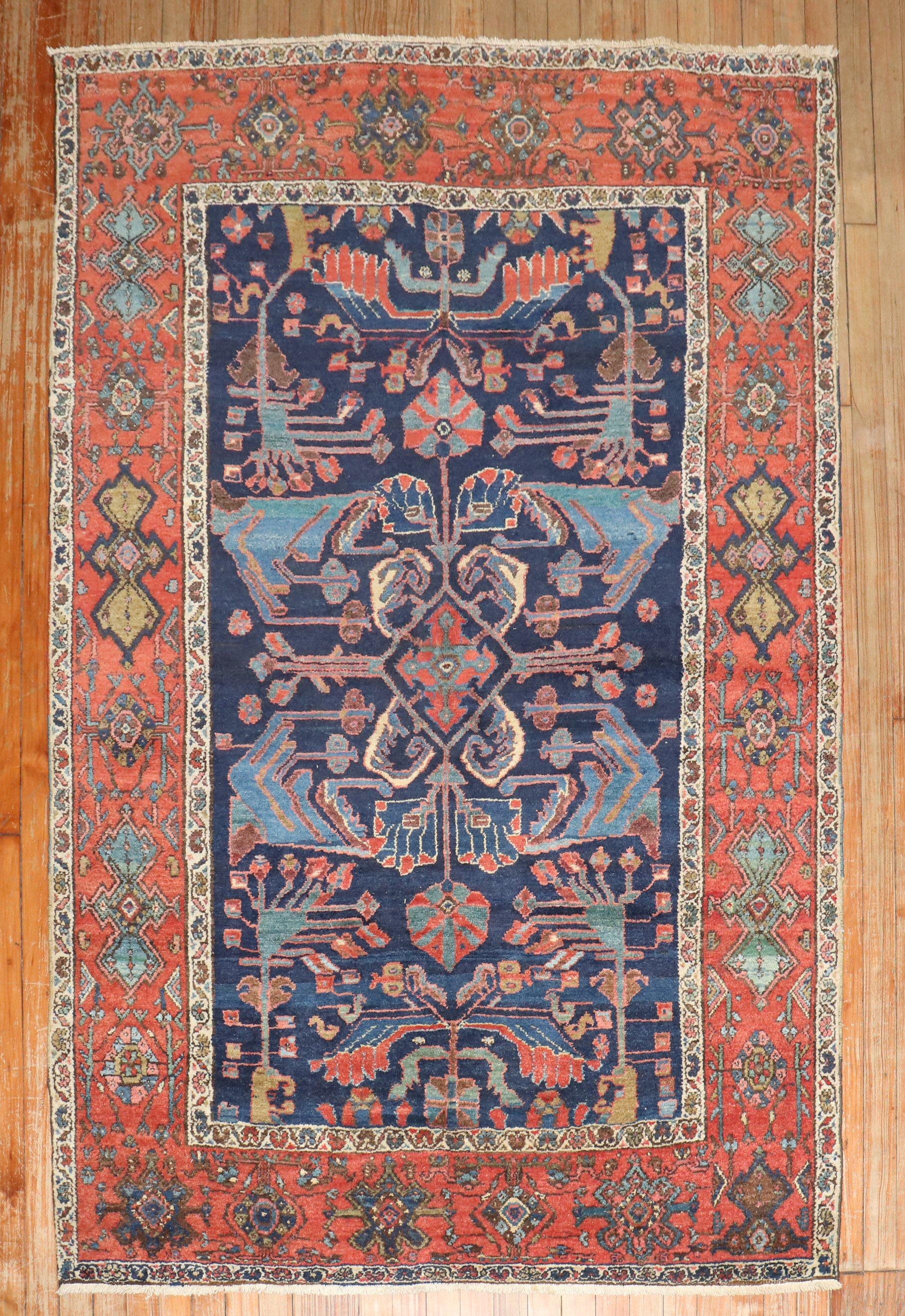 un tapis d'appoint persan du Nord-Ouest du début du 20e siècle

Détails
rug no.	j3778
taille	4'6'' x 6'9''
