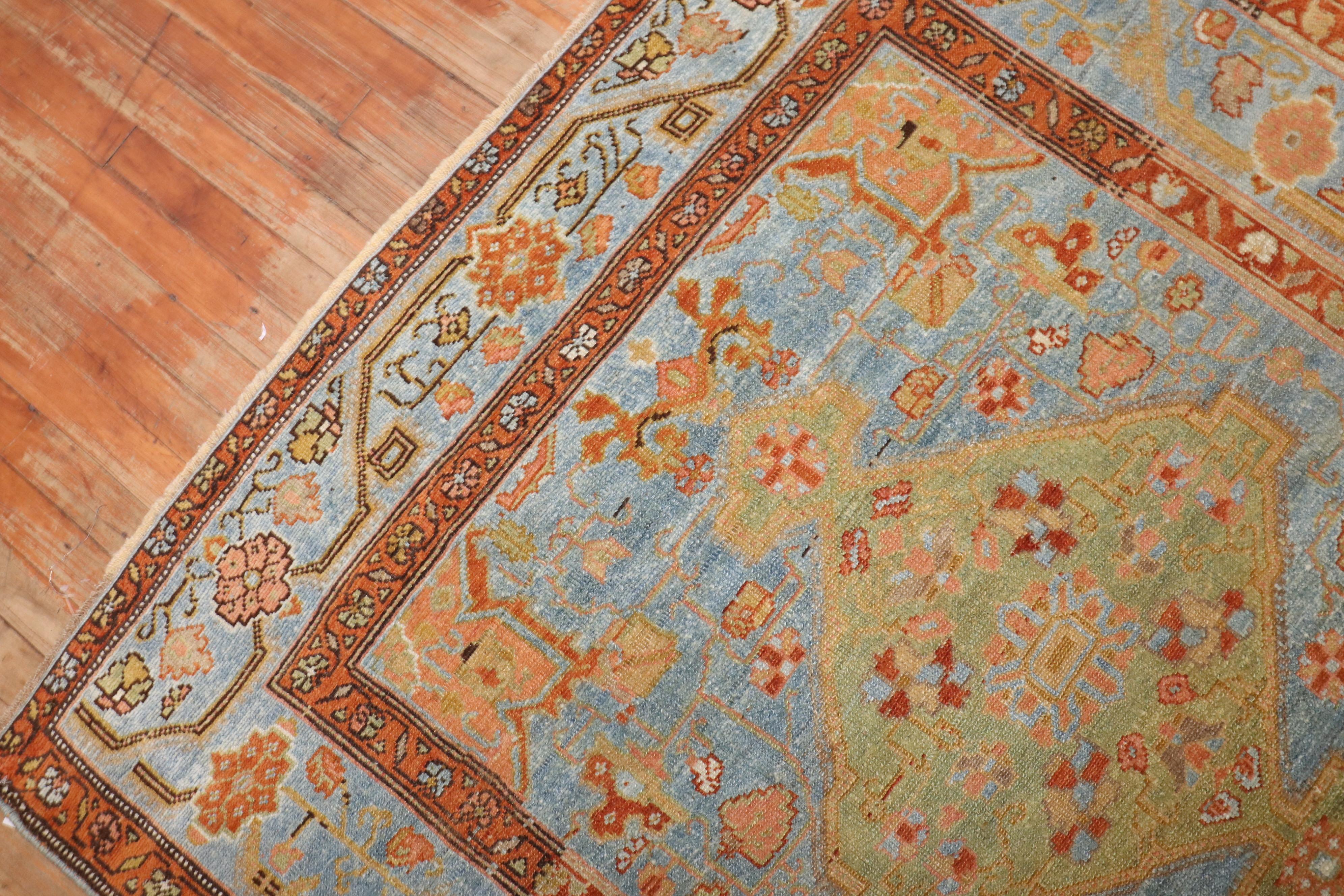 Zabihi Kollektion Nordwest Persischer Apfelgrüner Himmelblauer Teppich mit Akzent Größe (Malayer) im Angebot
