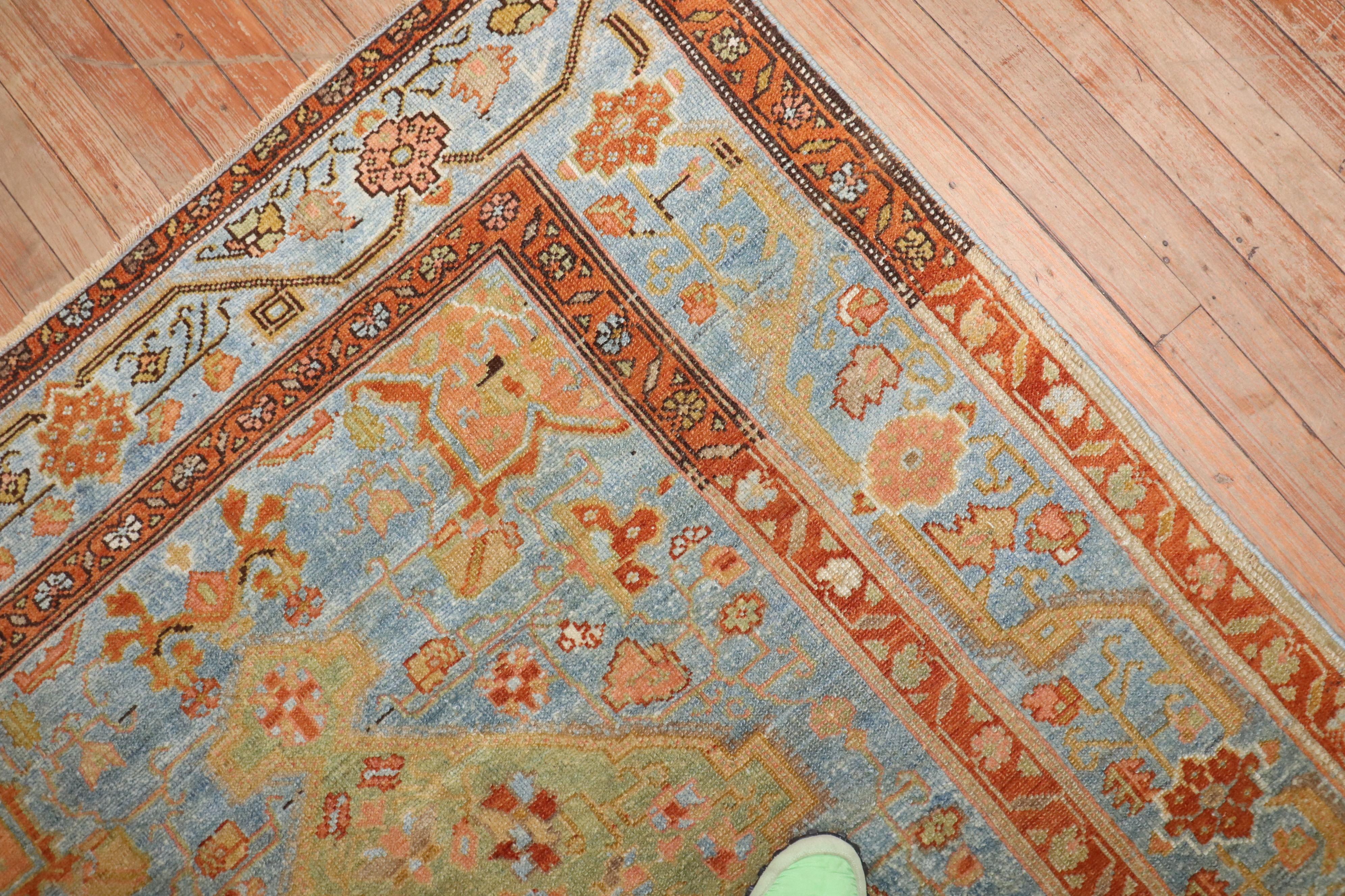 Zabihi Kollektion Nordwest Persischer Apfelgrüner Himmelblauer Teppich mit Akzent Größe (20. Jahrhundert) im Angebot