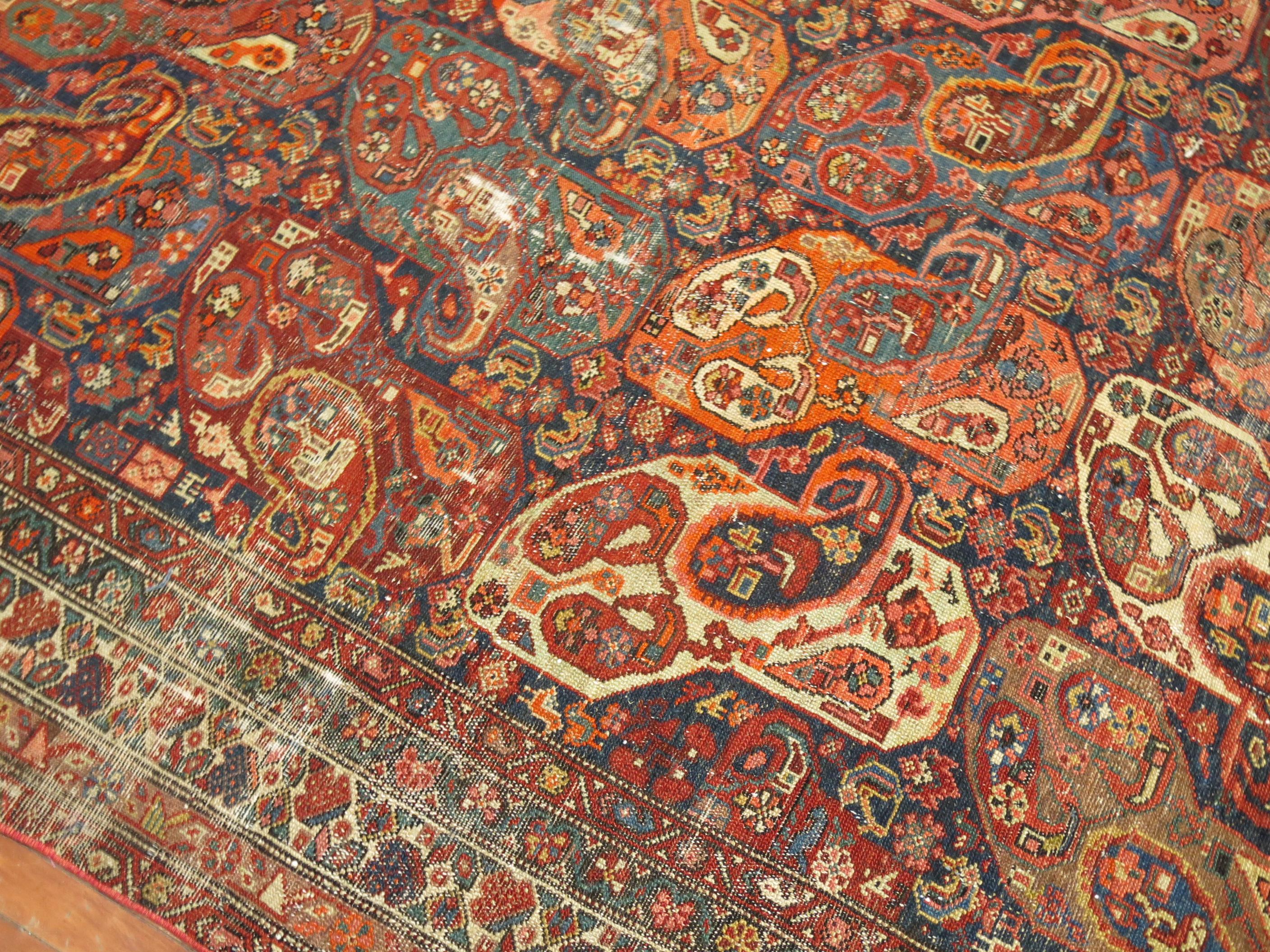 Zabihi Collection Northwest Persian Corridor Carpet im Zustand „Gut“ im Angebot in New York, NY
